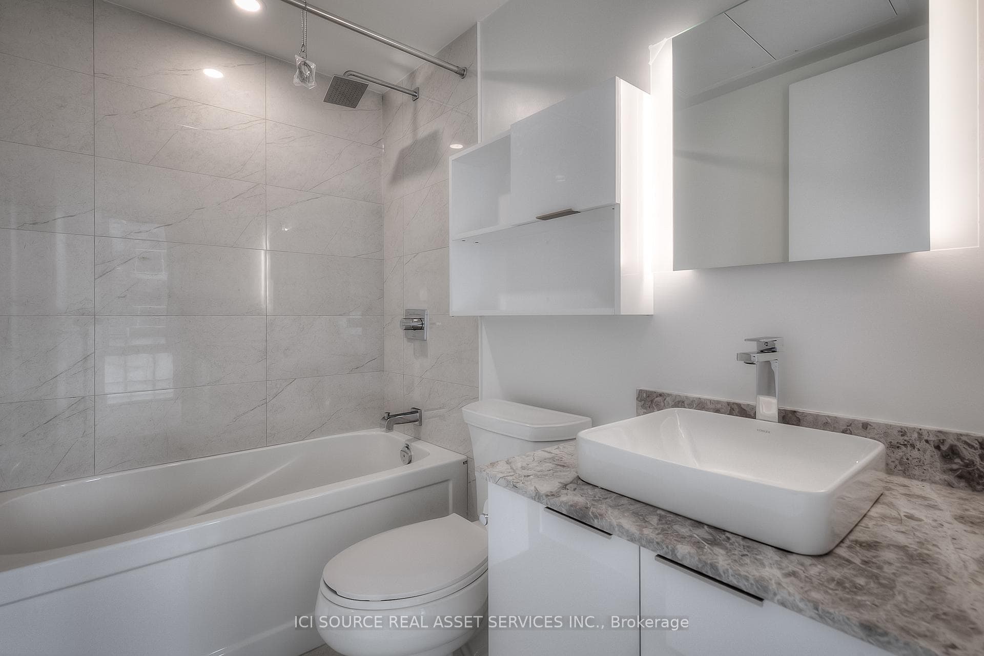 501 Yonge Street Unit 1902 photo 16