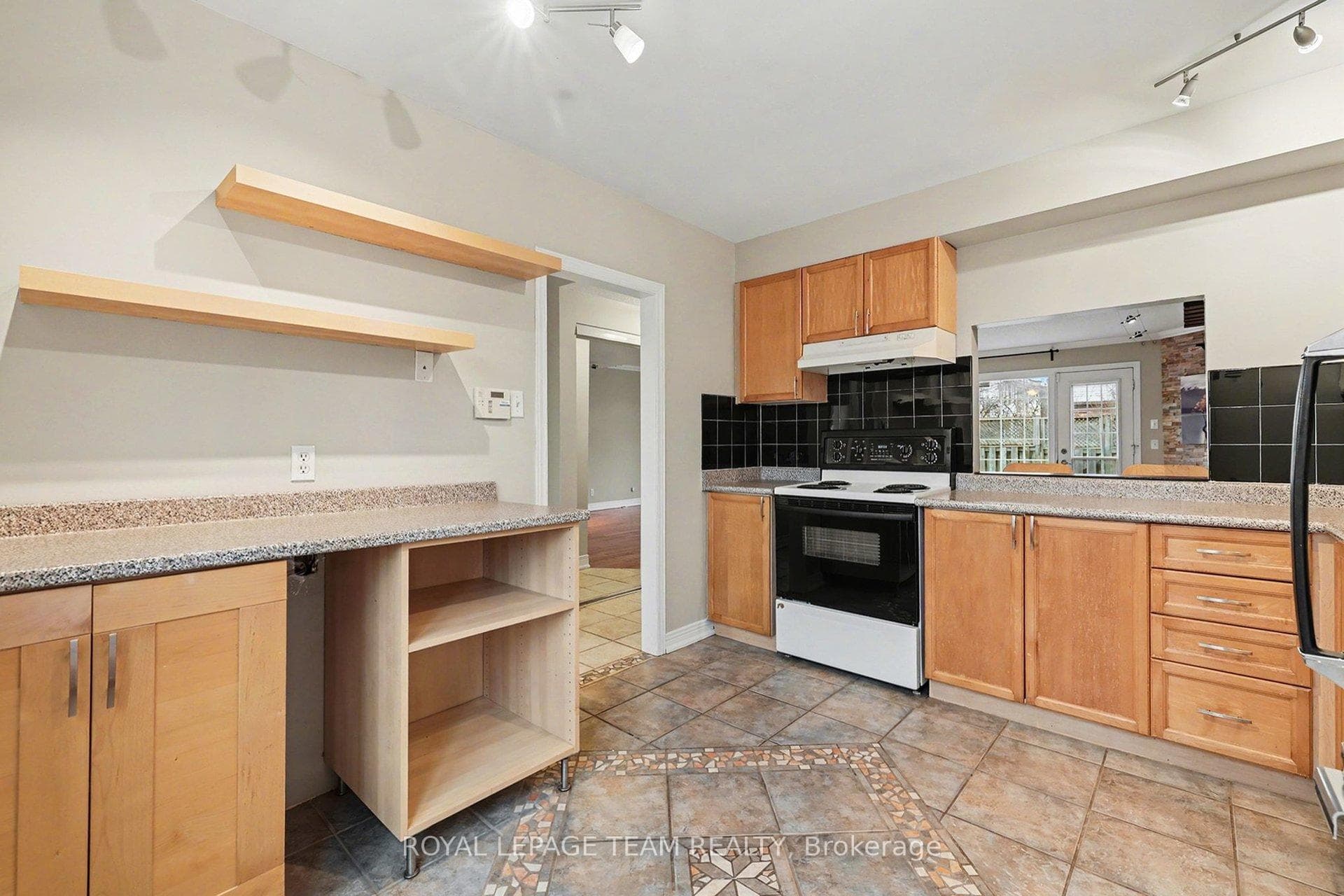 187 MONTEREY Drive photo 13
