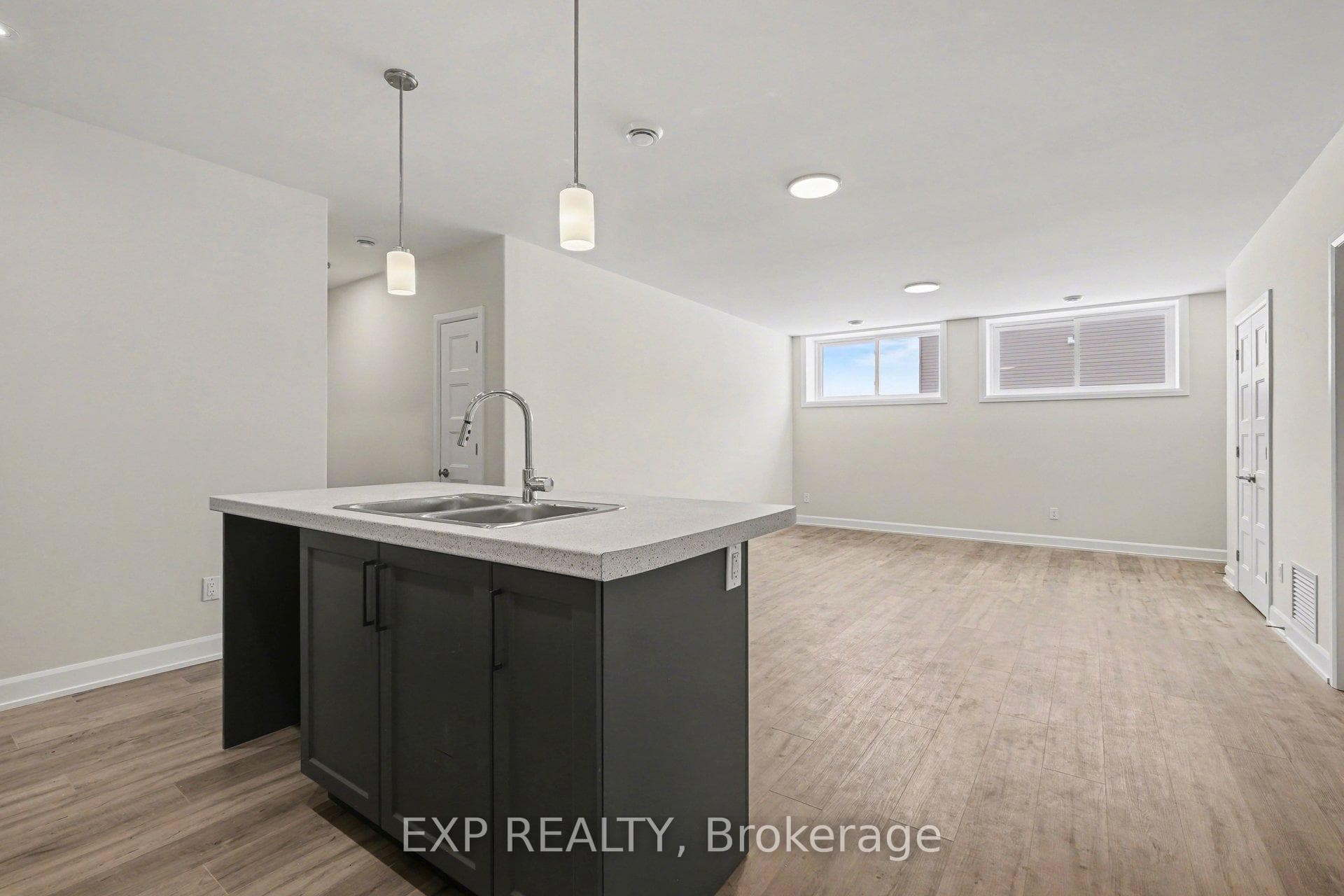 440 Falcon Lane Unit B photo 8