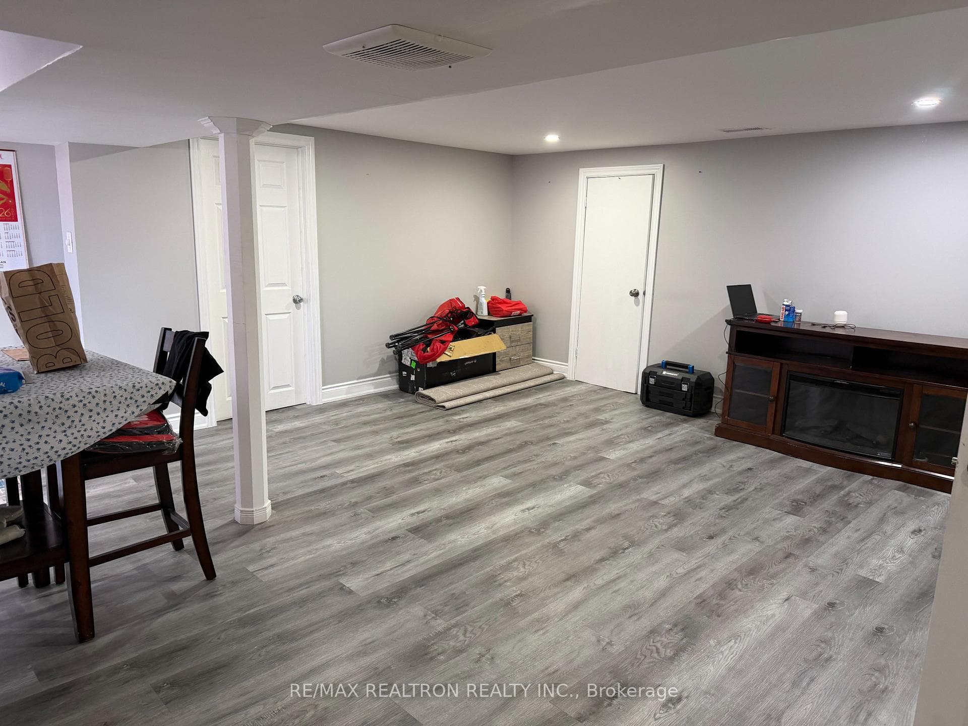 117B Redwater (Basement ) Drive photo 8