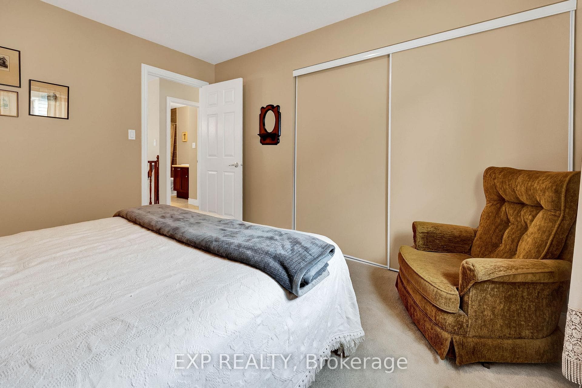 35 Balsam Trail photo 12