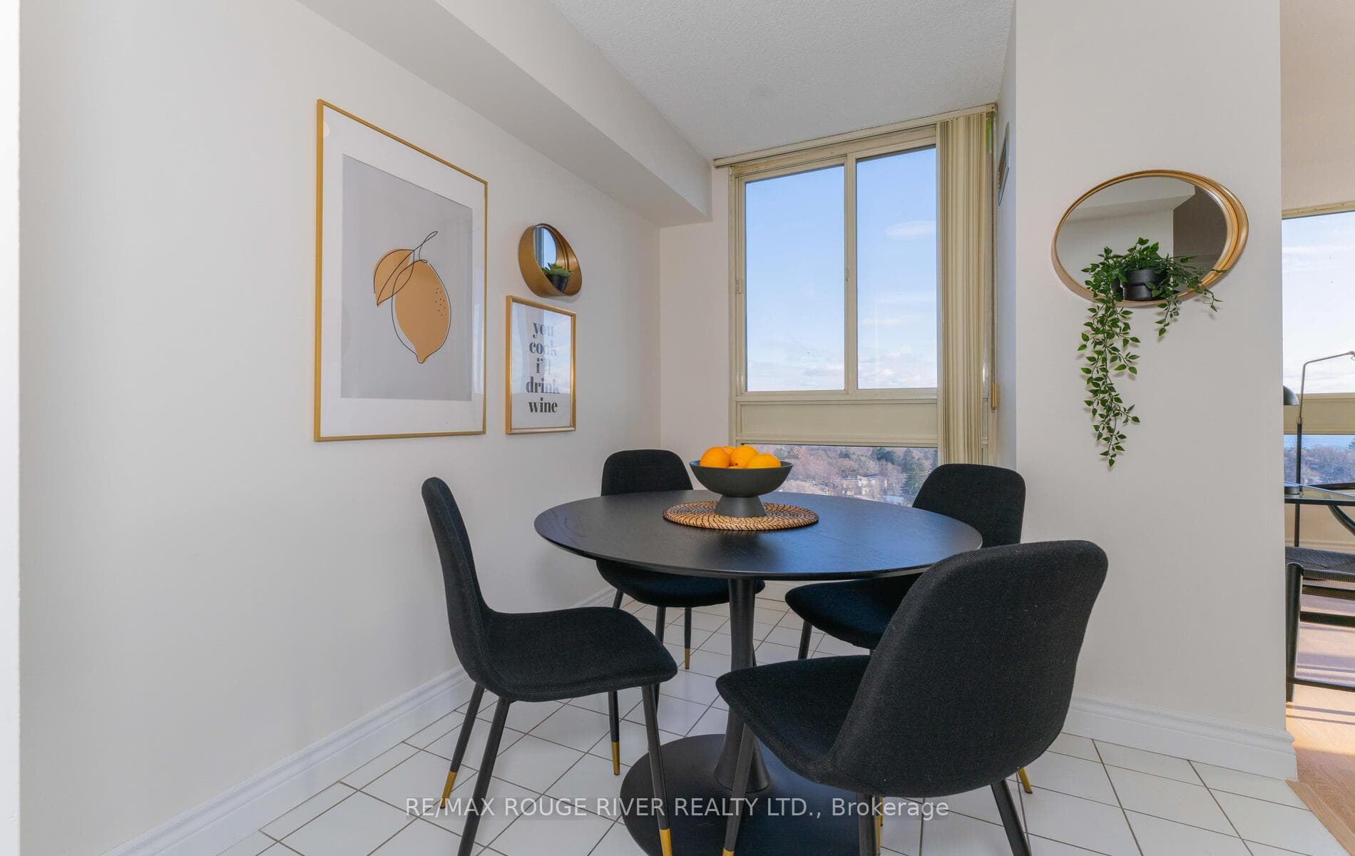 3233 Eglinton Avenue Unit 1606 photo 13