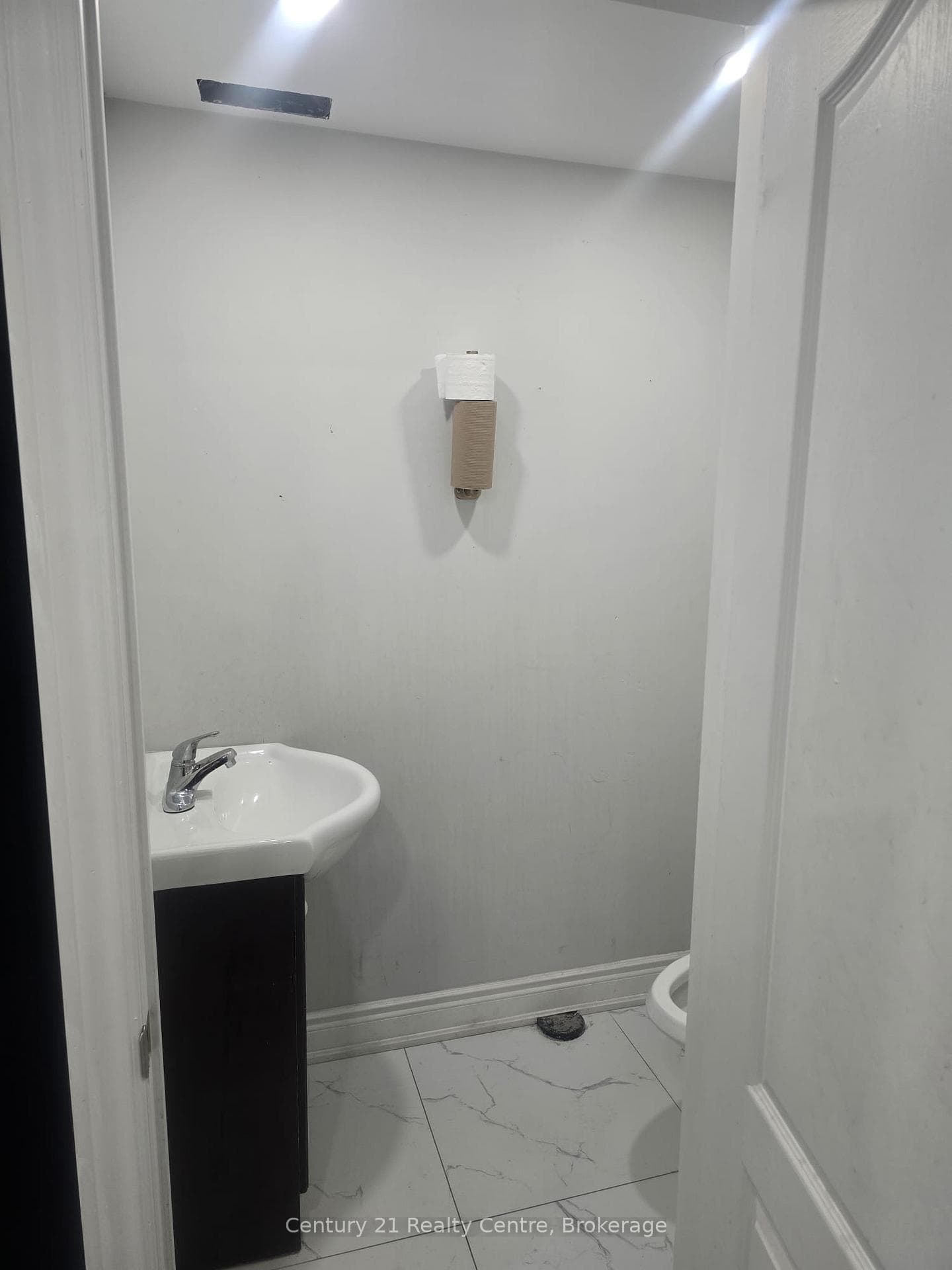 341 Parkhurst Square Unit 4 photo 3