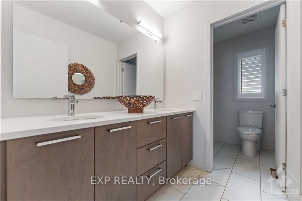 310 LONGWORTH Avenue photo 22