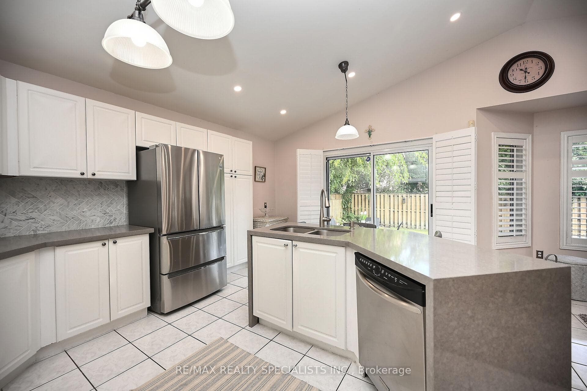 5421 Kinglet Avenue photo 10
