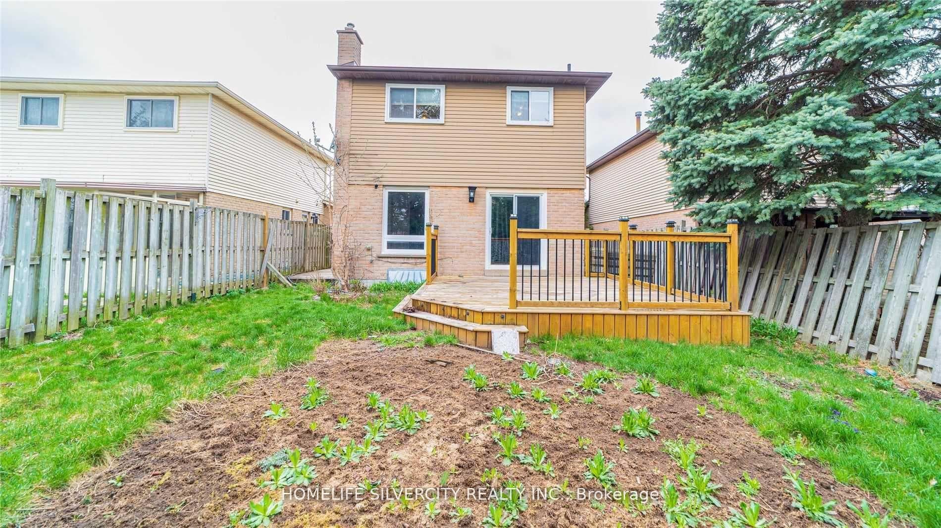 7 Newbridge Crescent photo 33