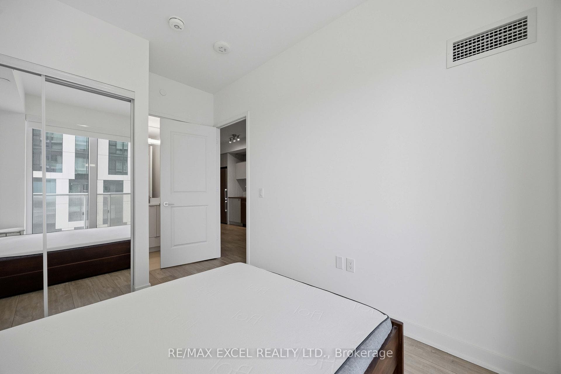 100 Dalhousie Street Unit 3512 photo 26