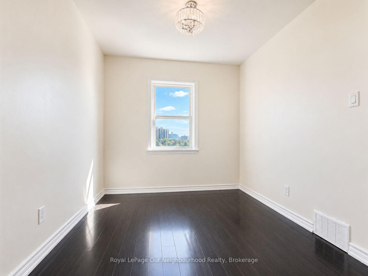 728 Weston Road photo 12
