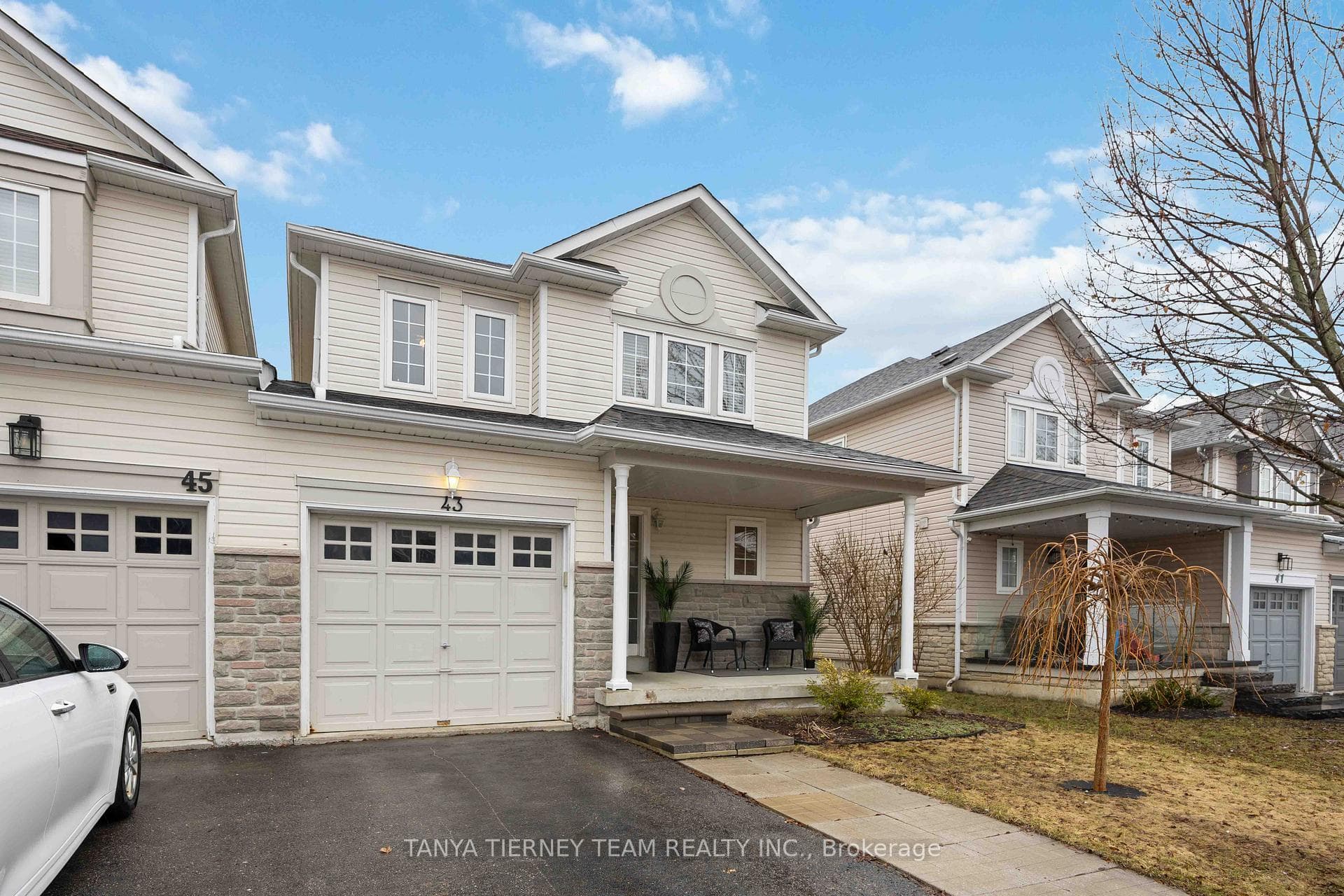 43 Corianne Avenue photo 2