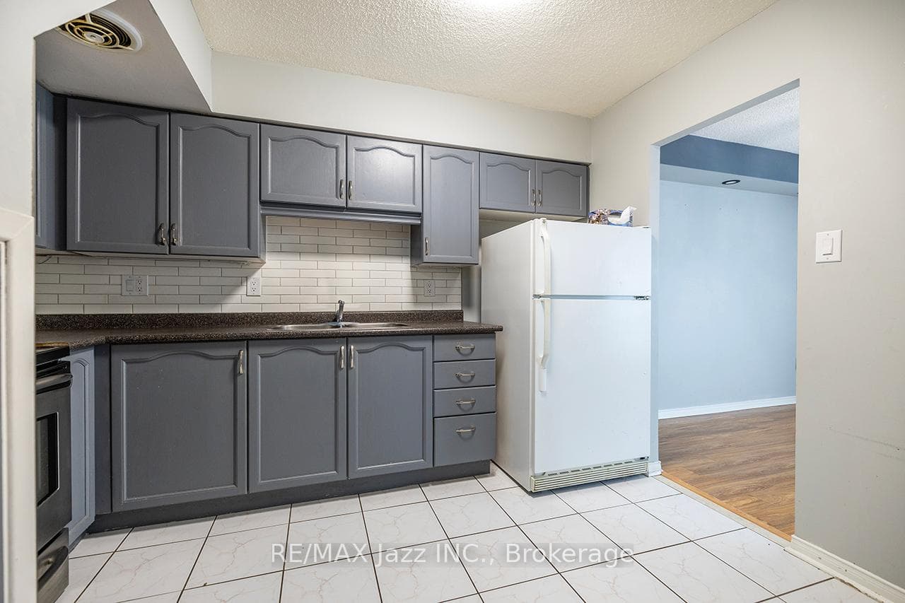454 Centre Street Unit 108 photo 11