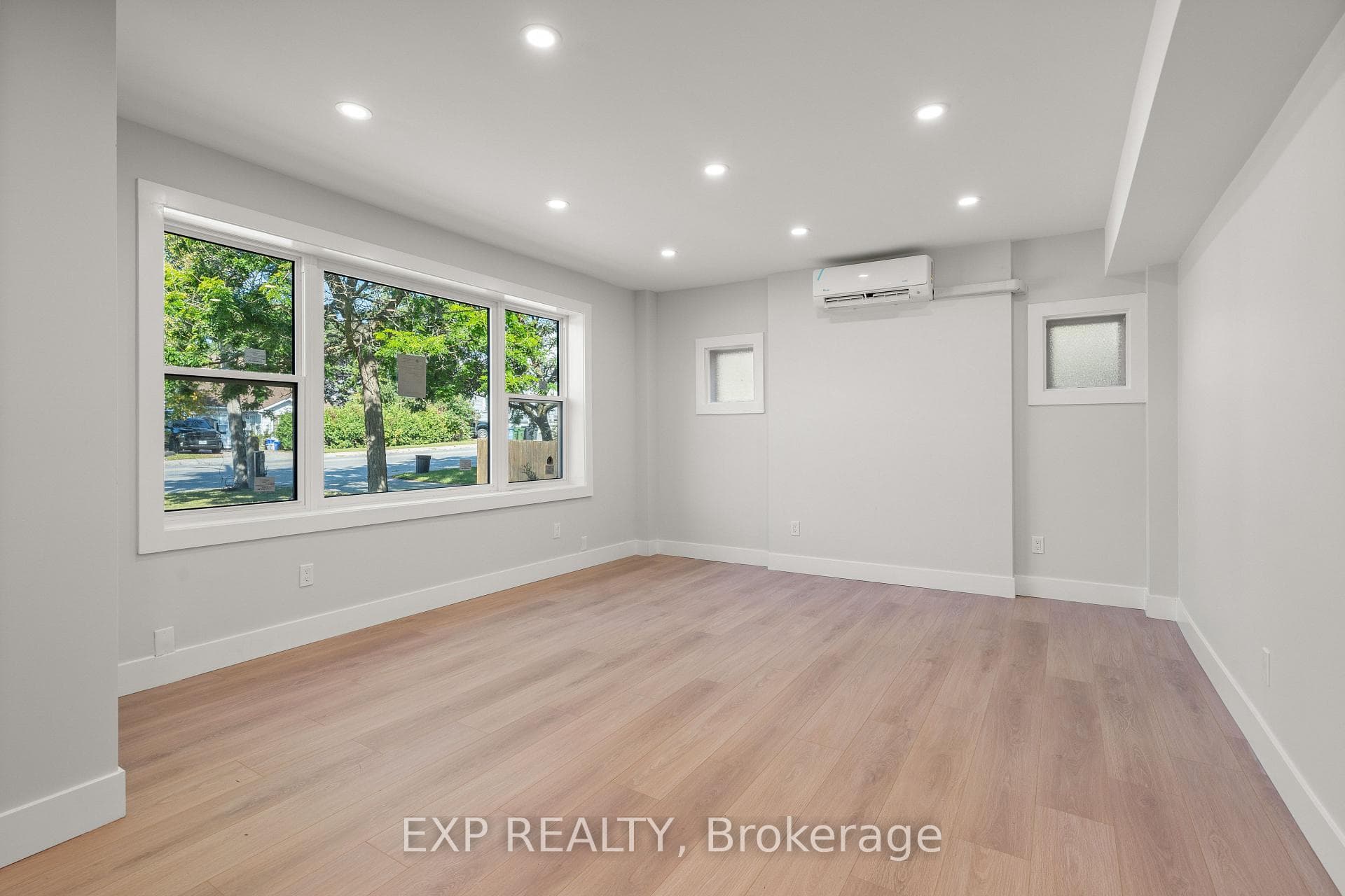 124 Colborne Street photo 8