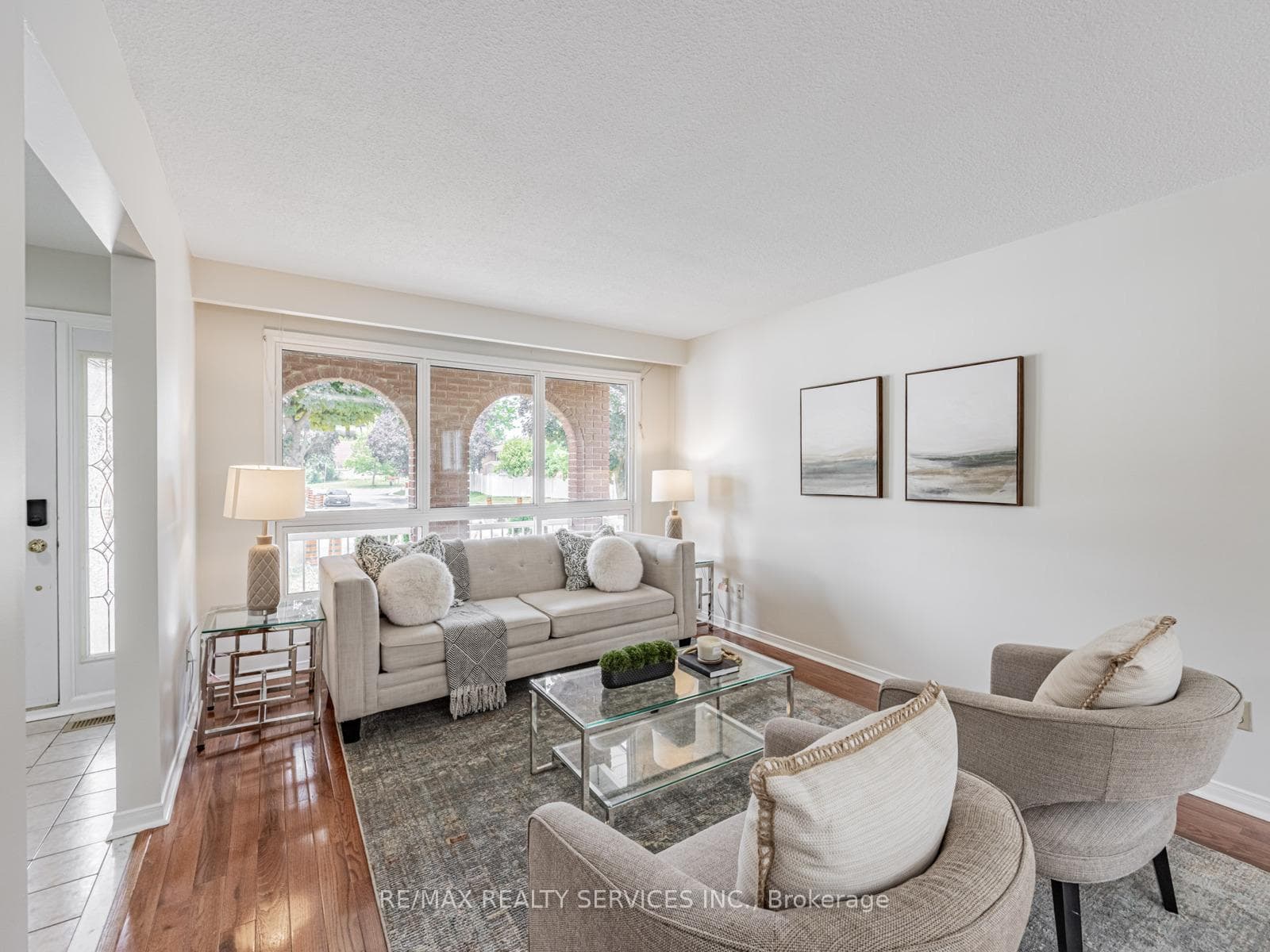 9 Garview Court photo 6