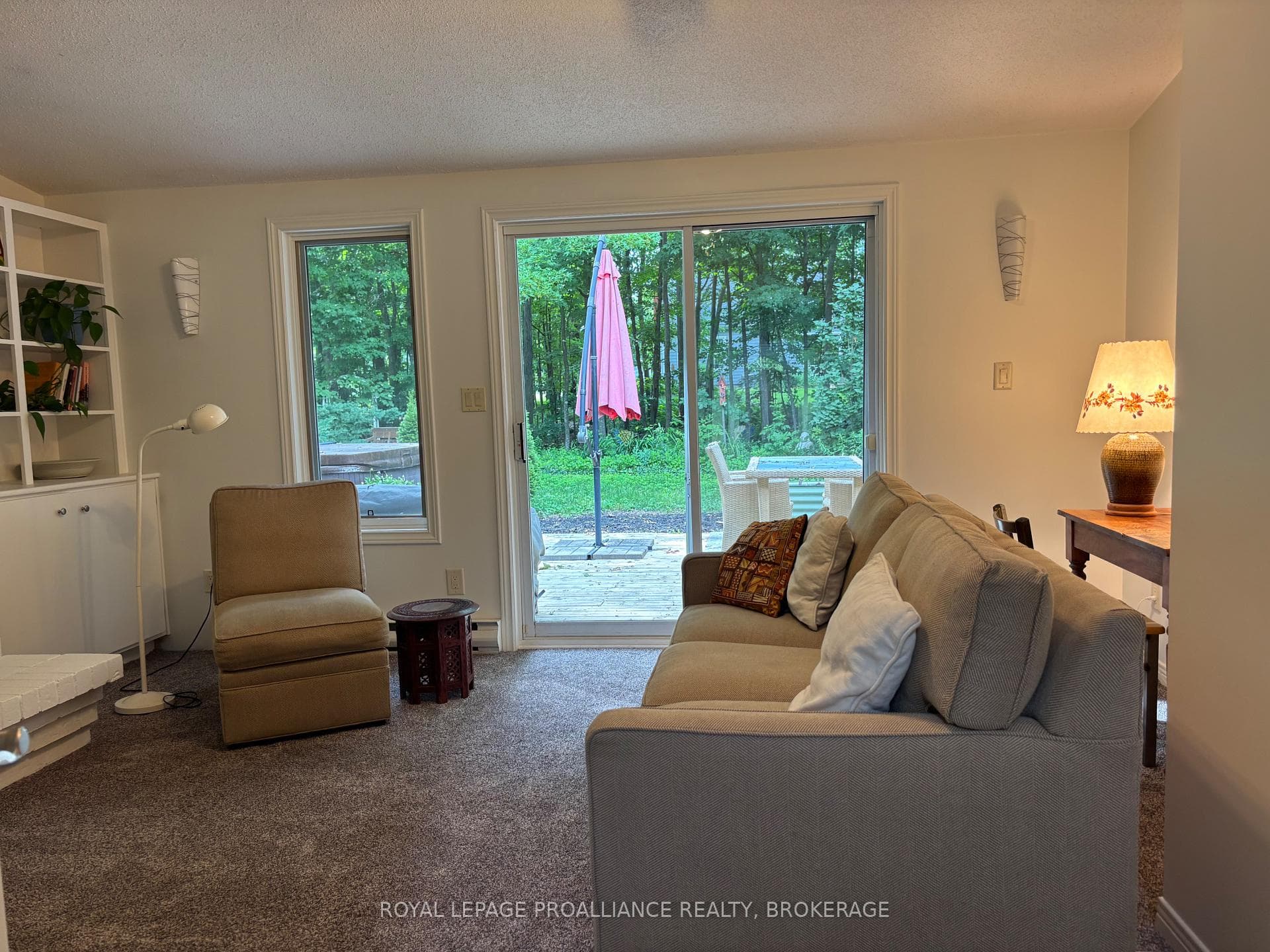 27 Riverside Drive photo 6