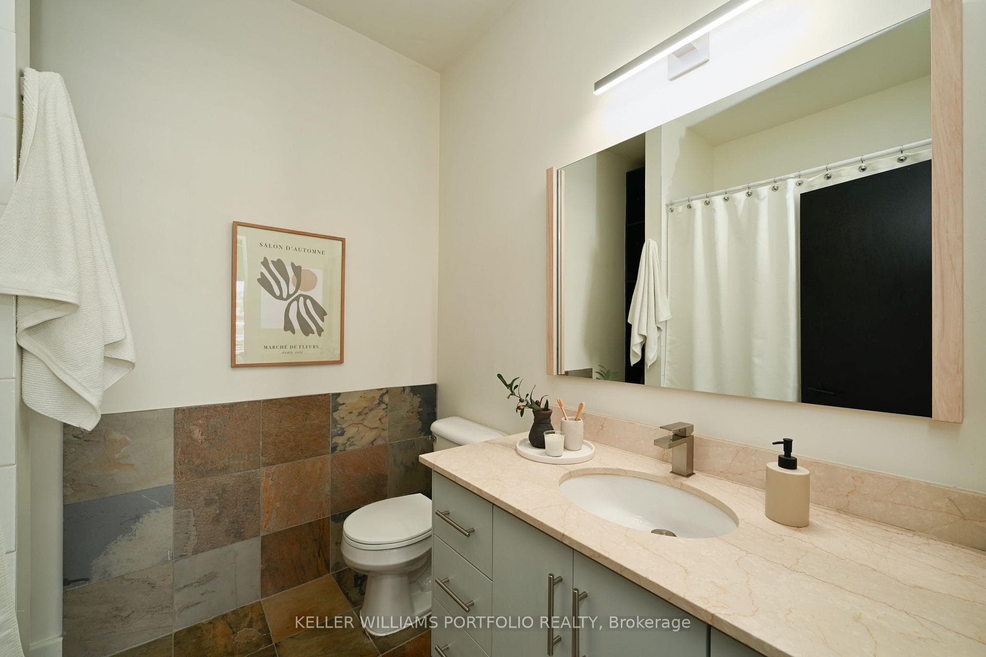 235 Medland Street Unit 208 photo 21