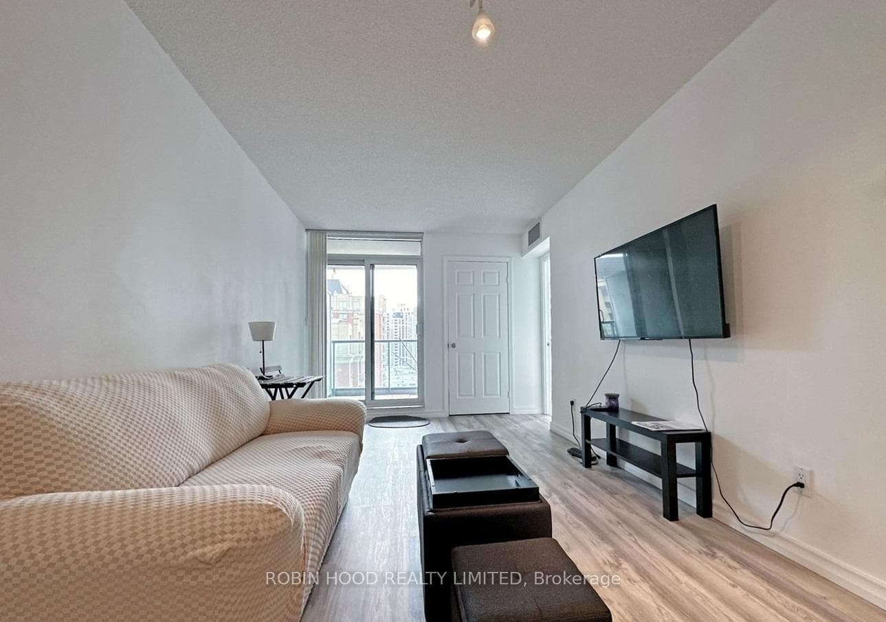 30 Harrison Garden Boulevard Unit 30 photo 3