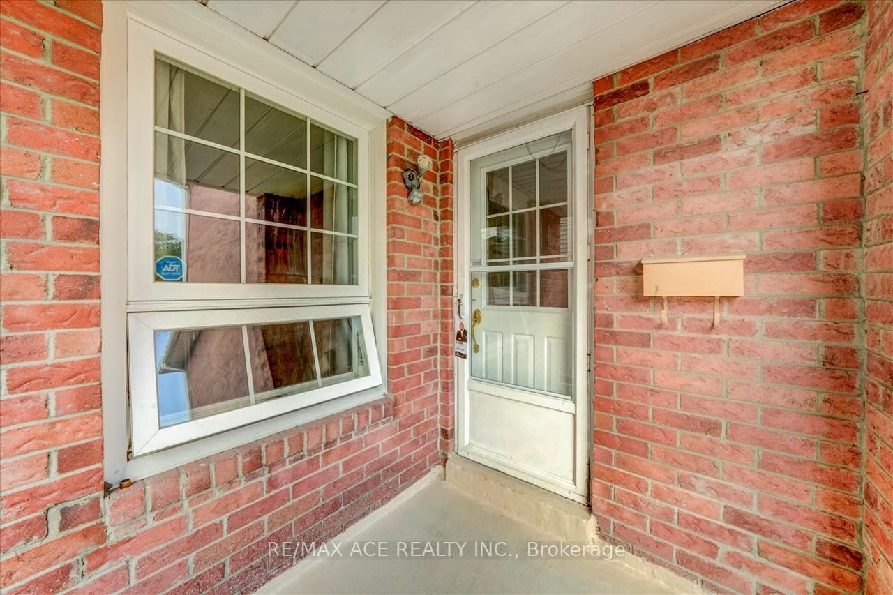 34 Ducatel Crescent photo 5