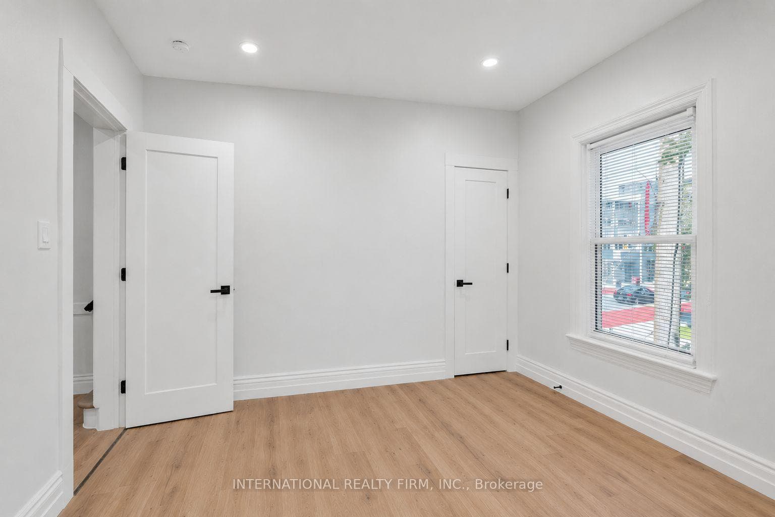 793 Dufferin Street Unit Upper photo 7