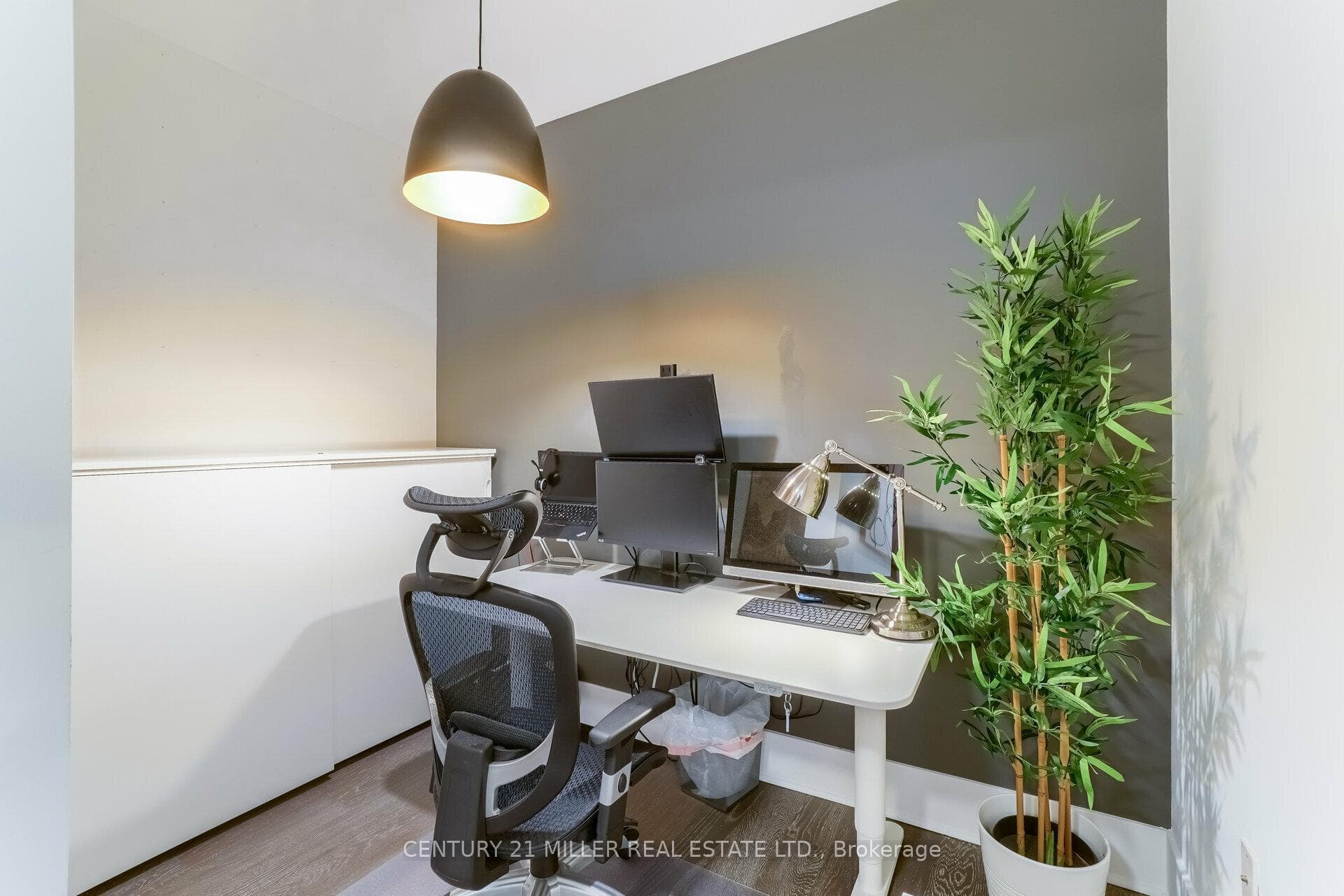 29 Queens Quay Unit 307 photo 19