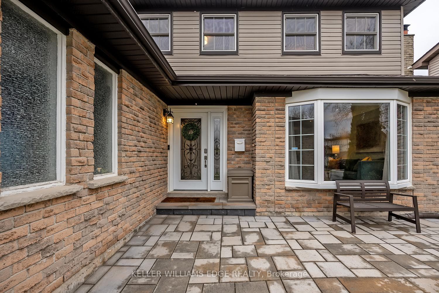 2475 Cavendish Drive photo 3