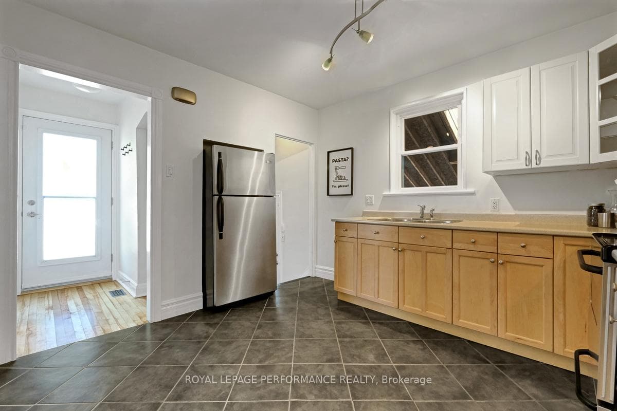 122 Vachon Avenue photo 17