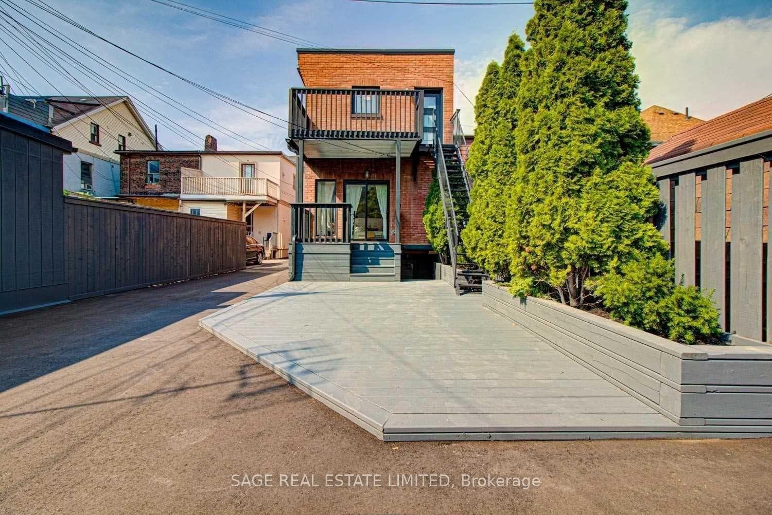671 Dufferin Street Unit Lower photo 12