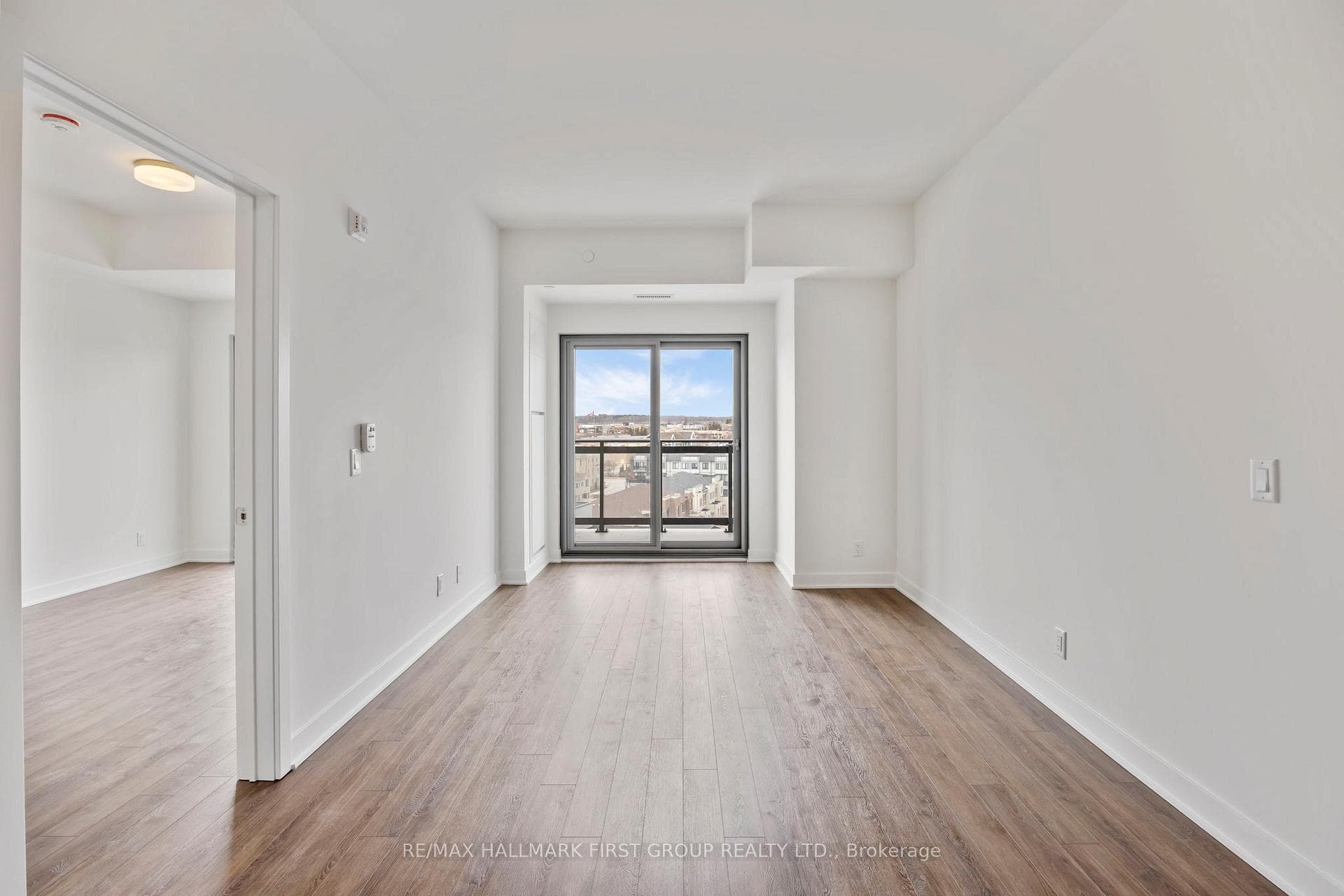 51 Clarington Street Unit 715 photo 9