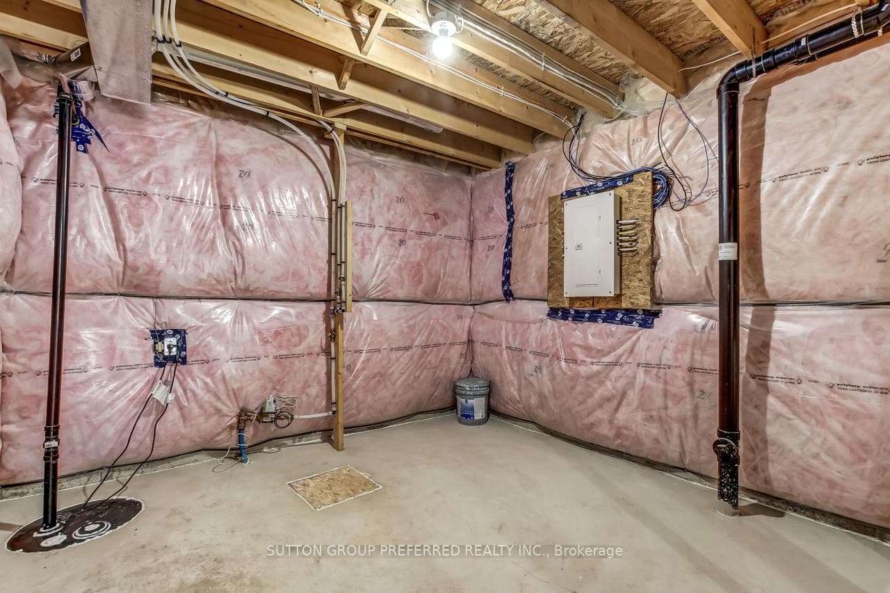 371 KENNINGTON Way photo 27