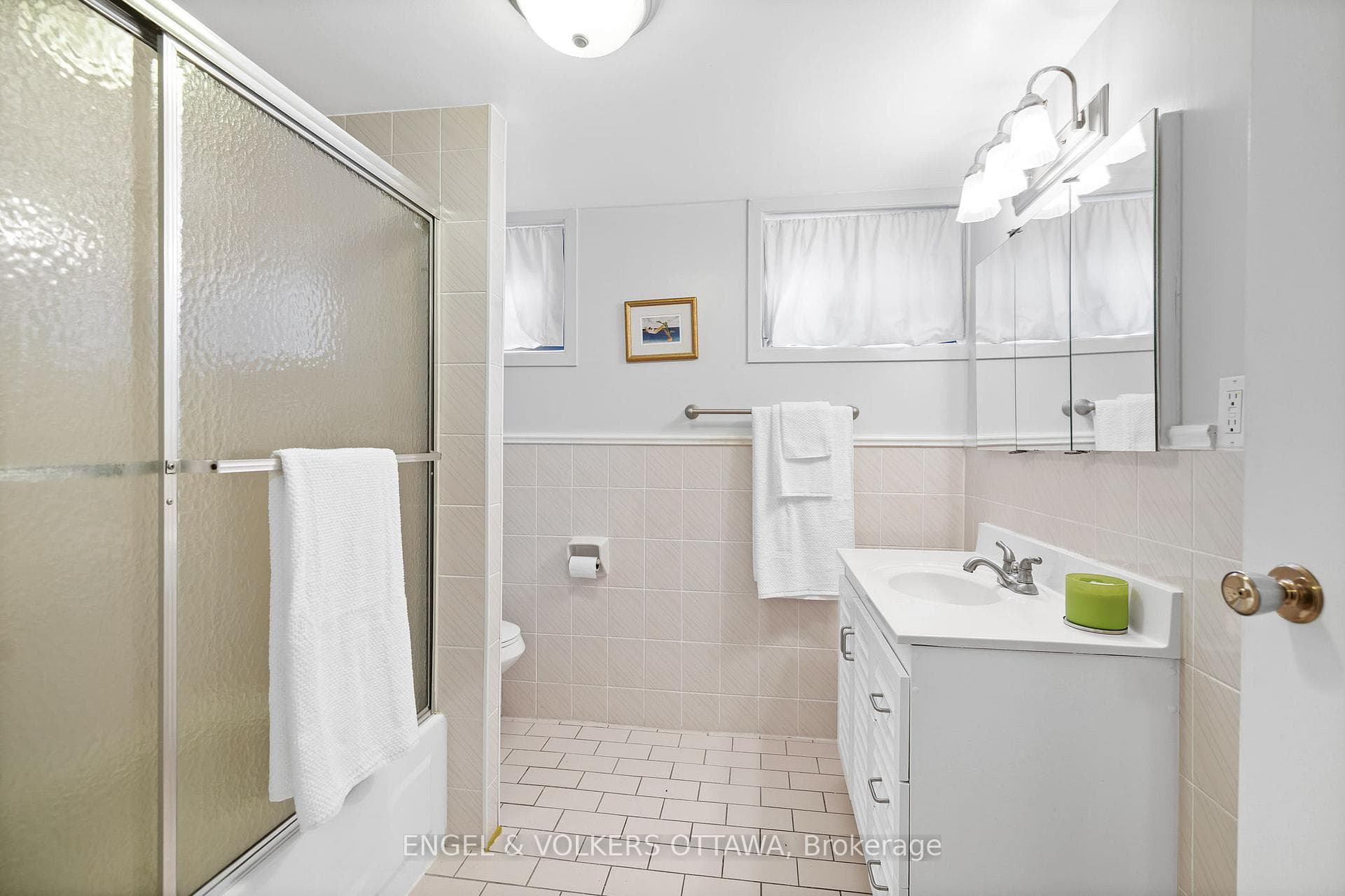 2055 Thorne Avenue photo 26