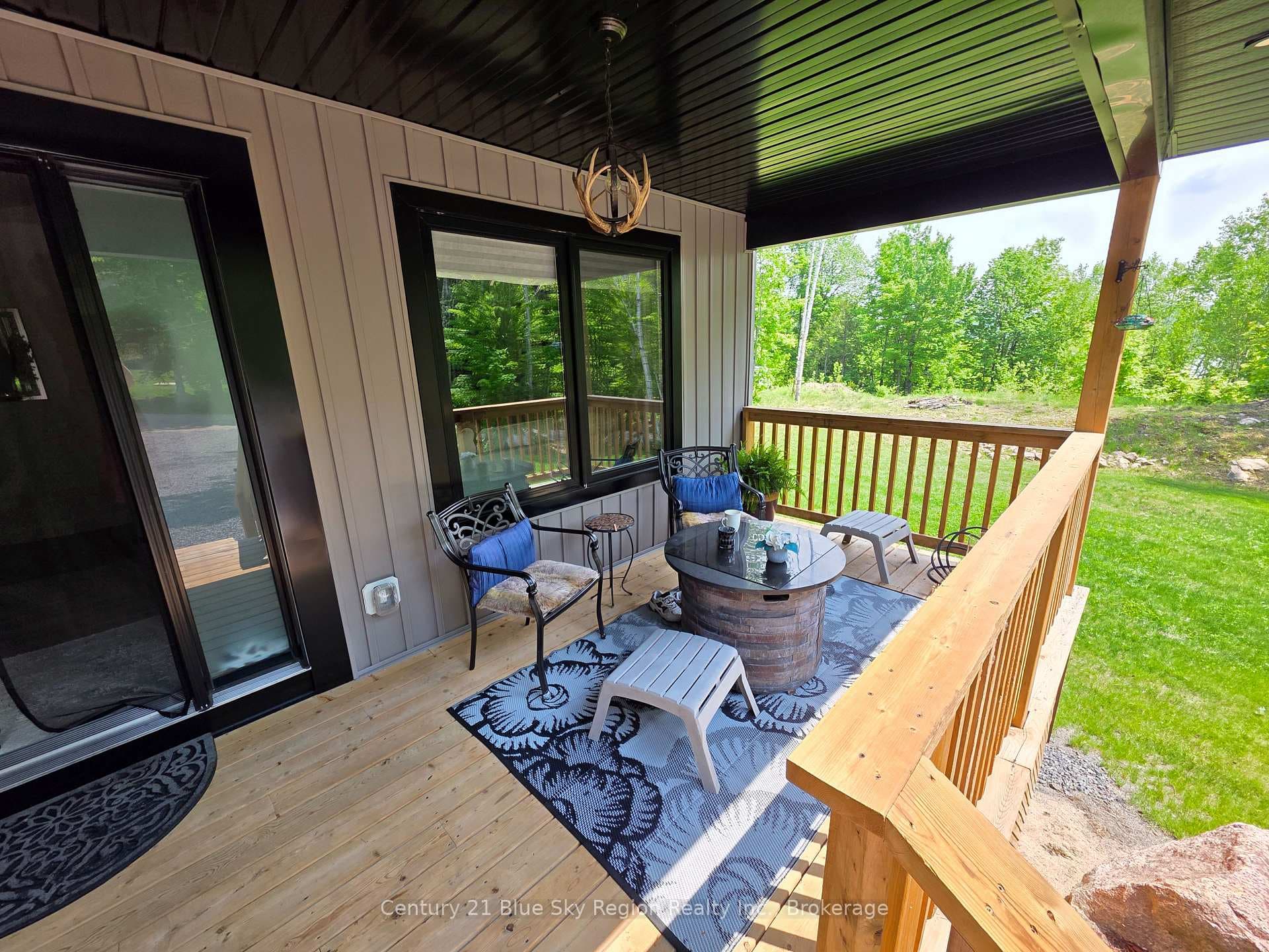 104 GREENWOOD Drive photo 6