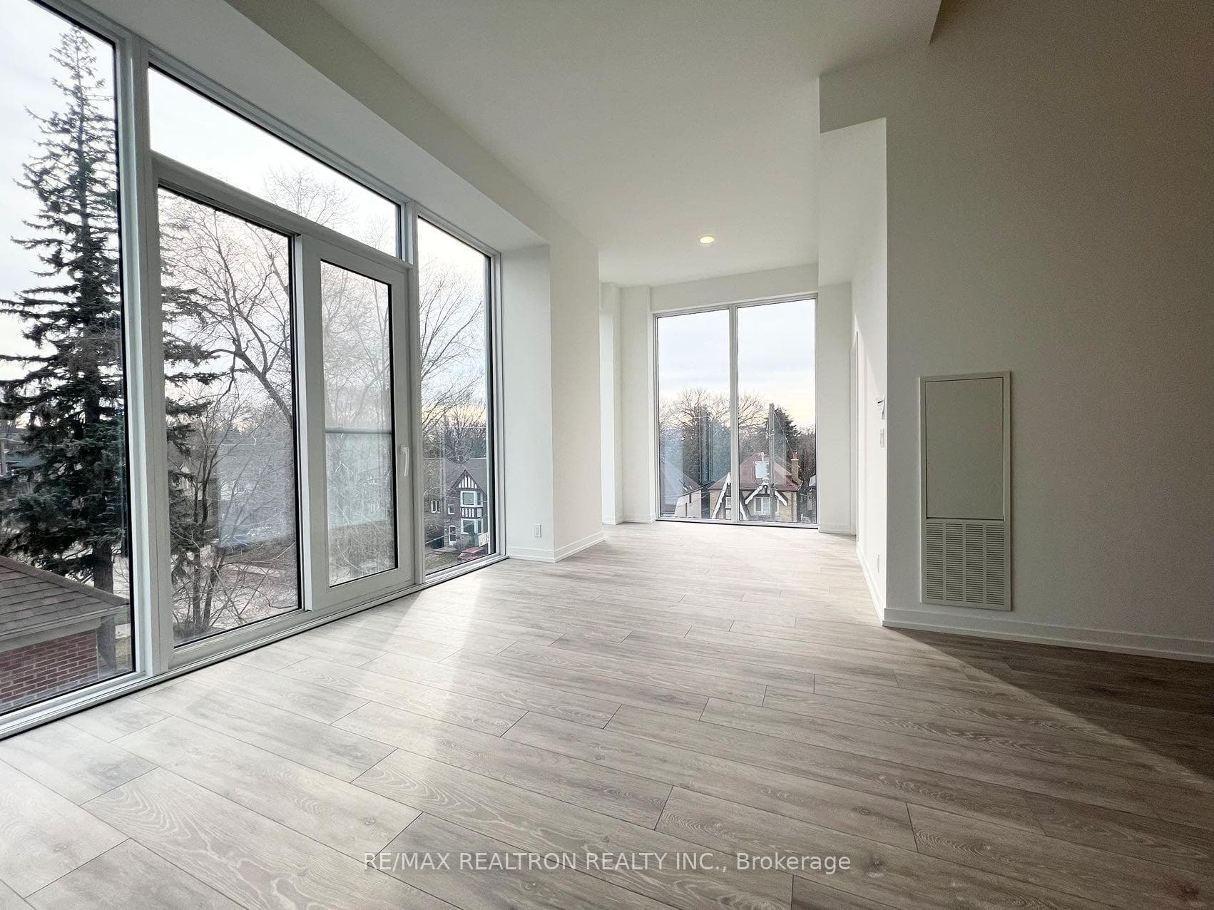 2020 Bathurst Street Unit 207 photo 24