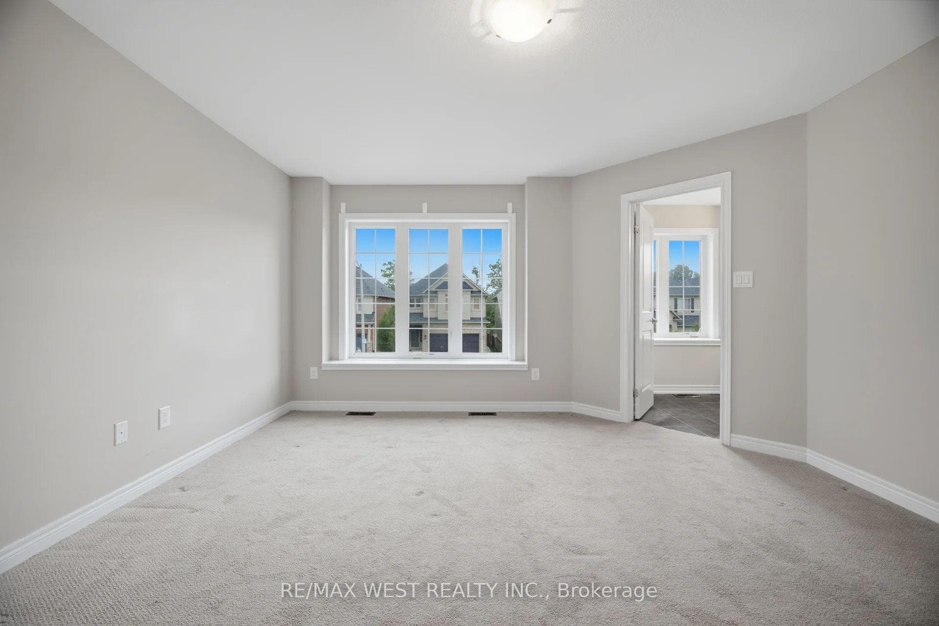 137 Echovalley Drive photo 25