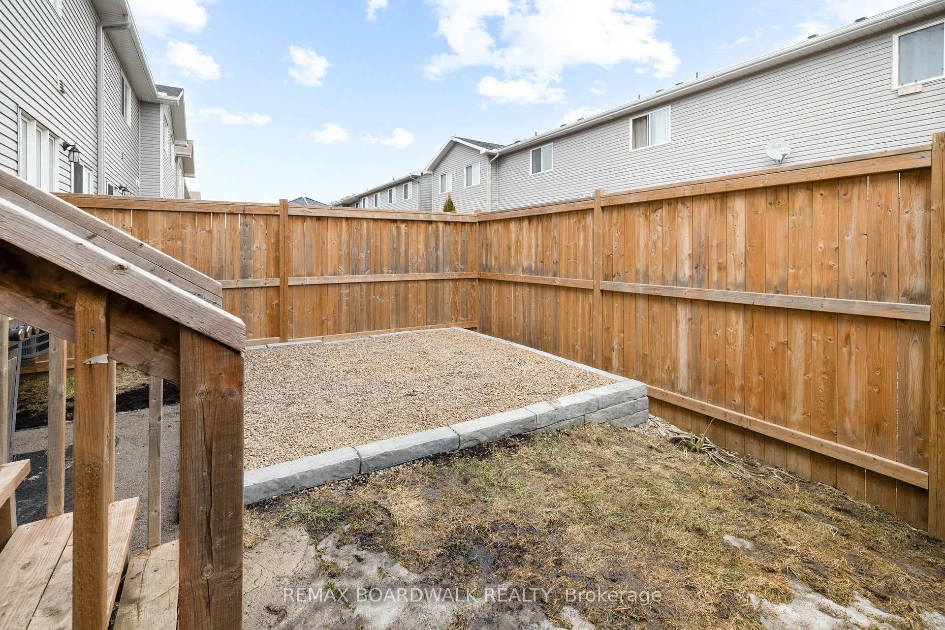 58 Vimy Ridge Crescent photo 39