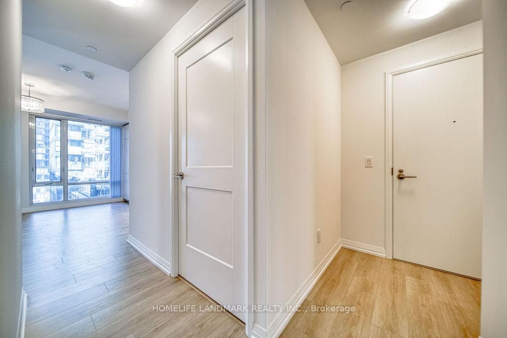 8 Widmer Street Unit 812 photo 12