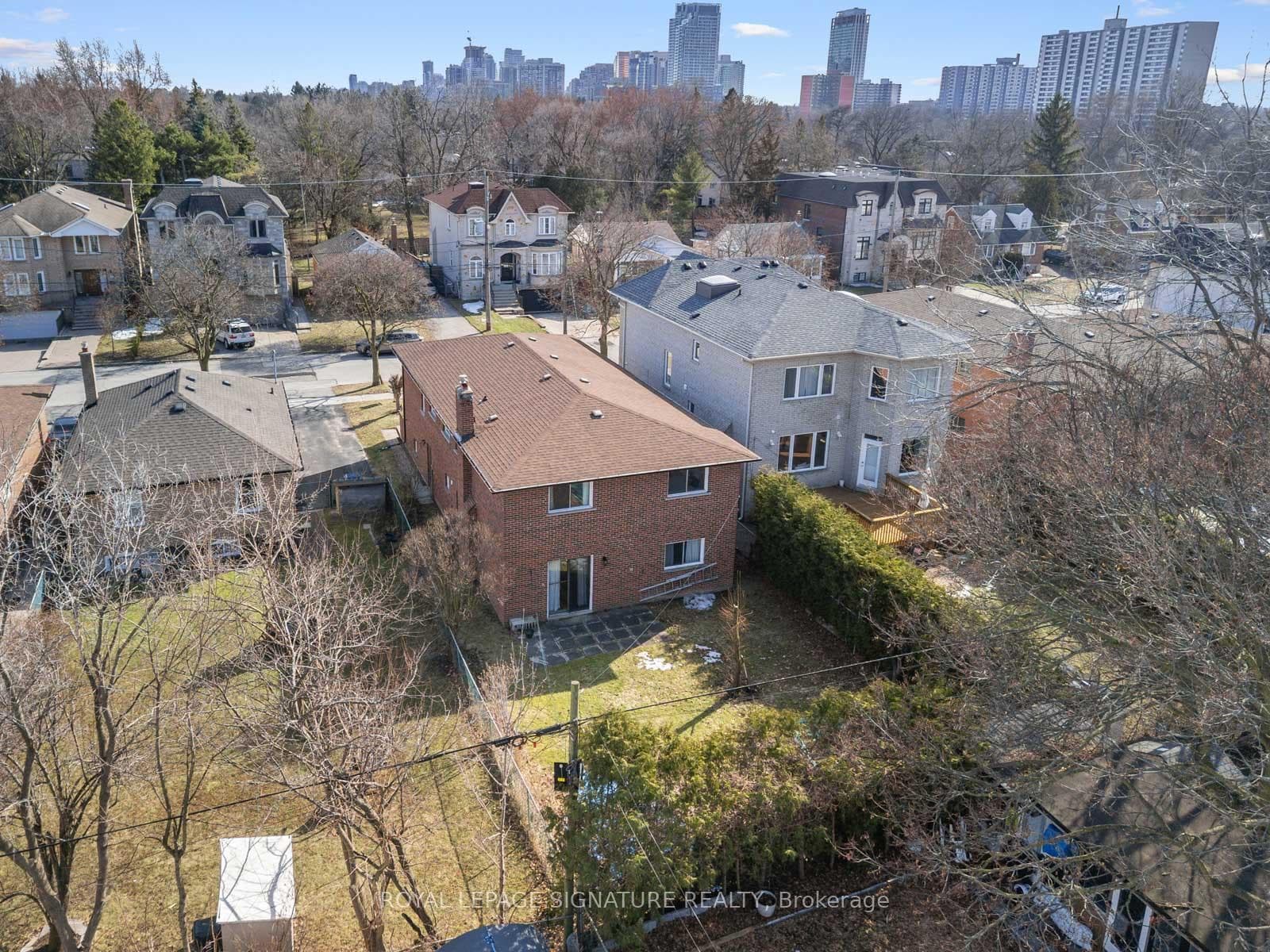 70 Newton Drive photo 32