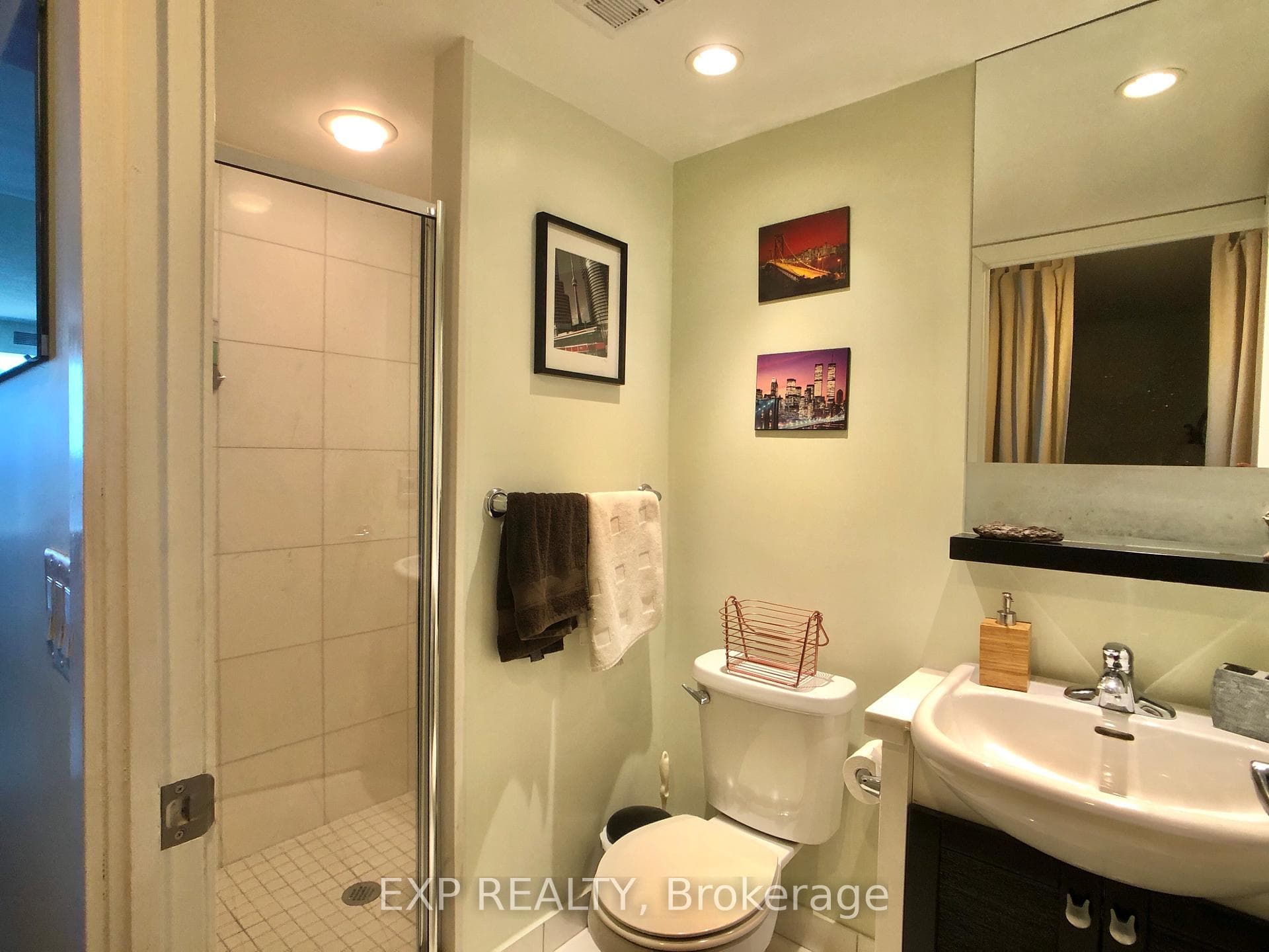 8 York Street Unit 1806 photo 9