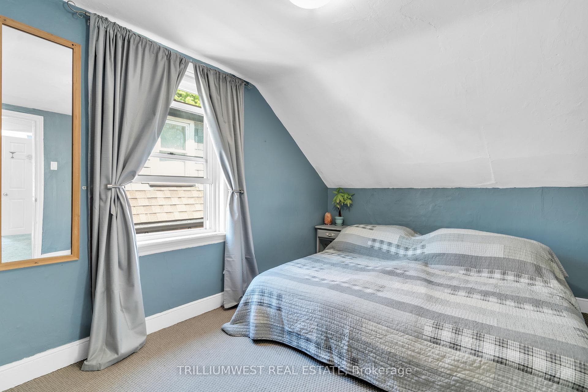 274 London Road photo 17