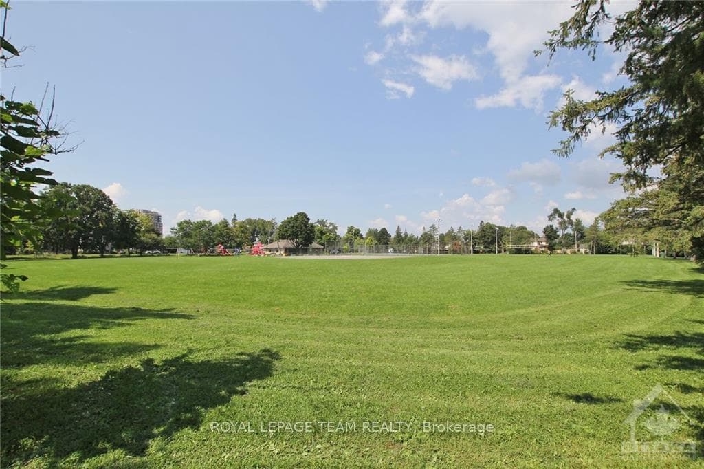 581 WINDERMERE Avenue photo 29