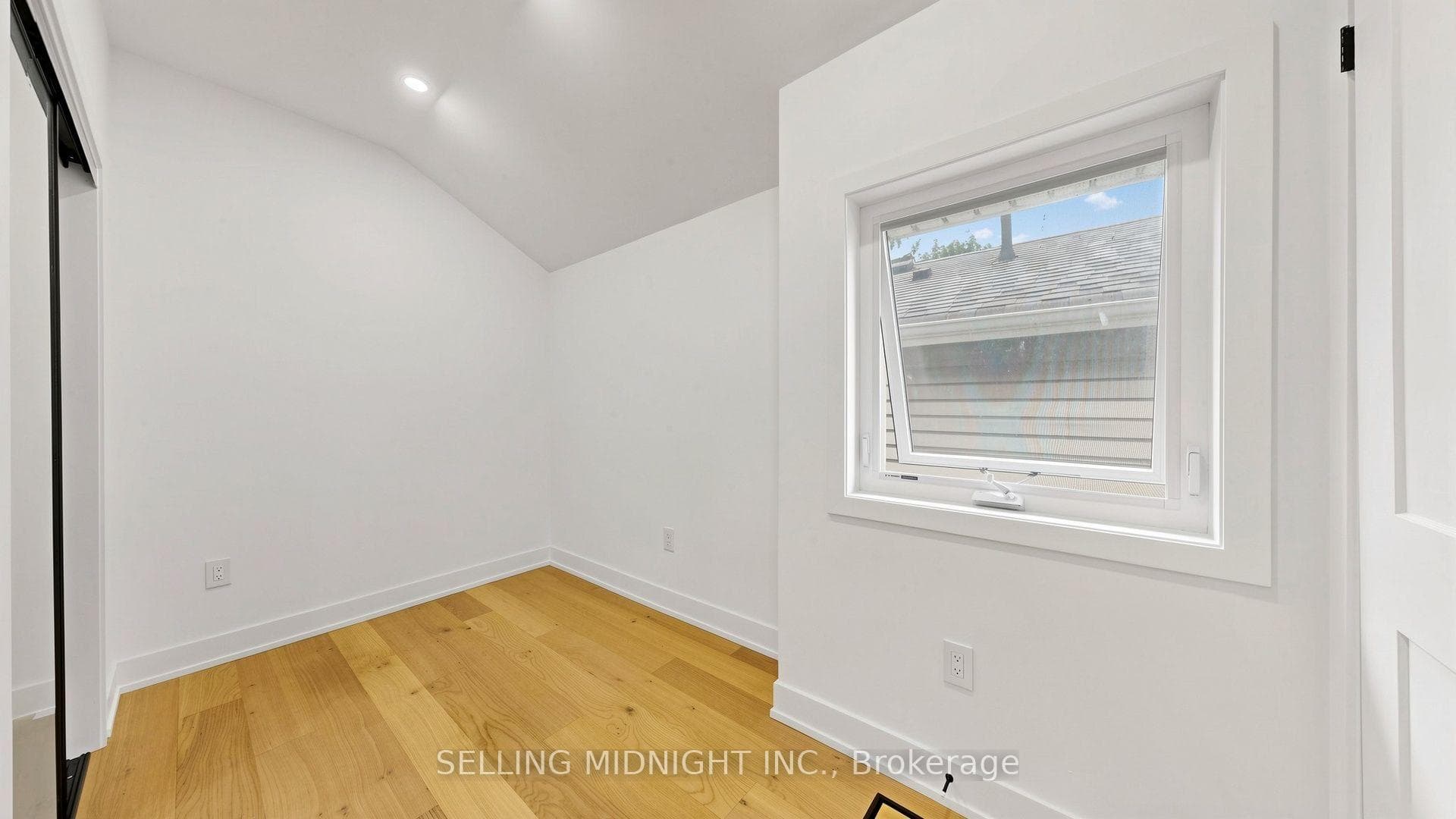 42 Guthrie Avenue photo 33