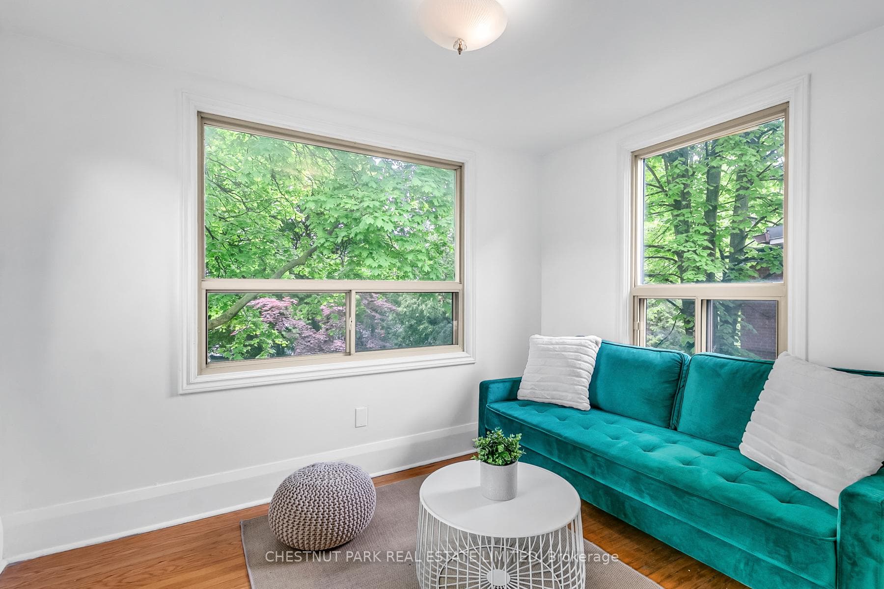 369 Castlefield Avenue photo 22