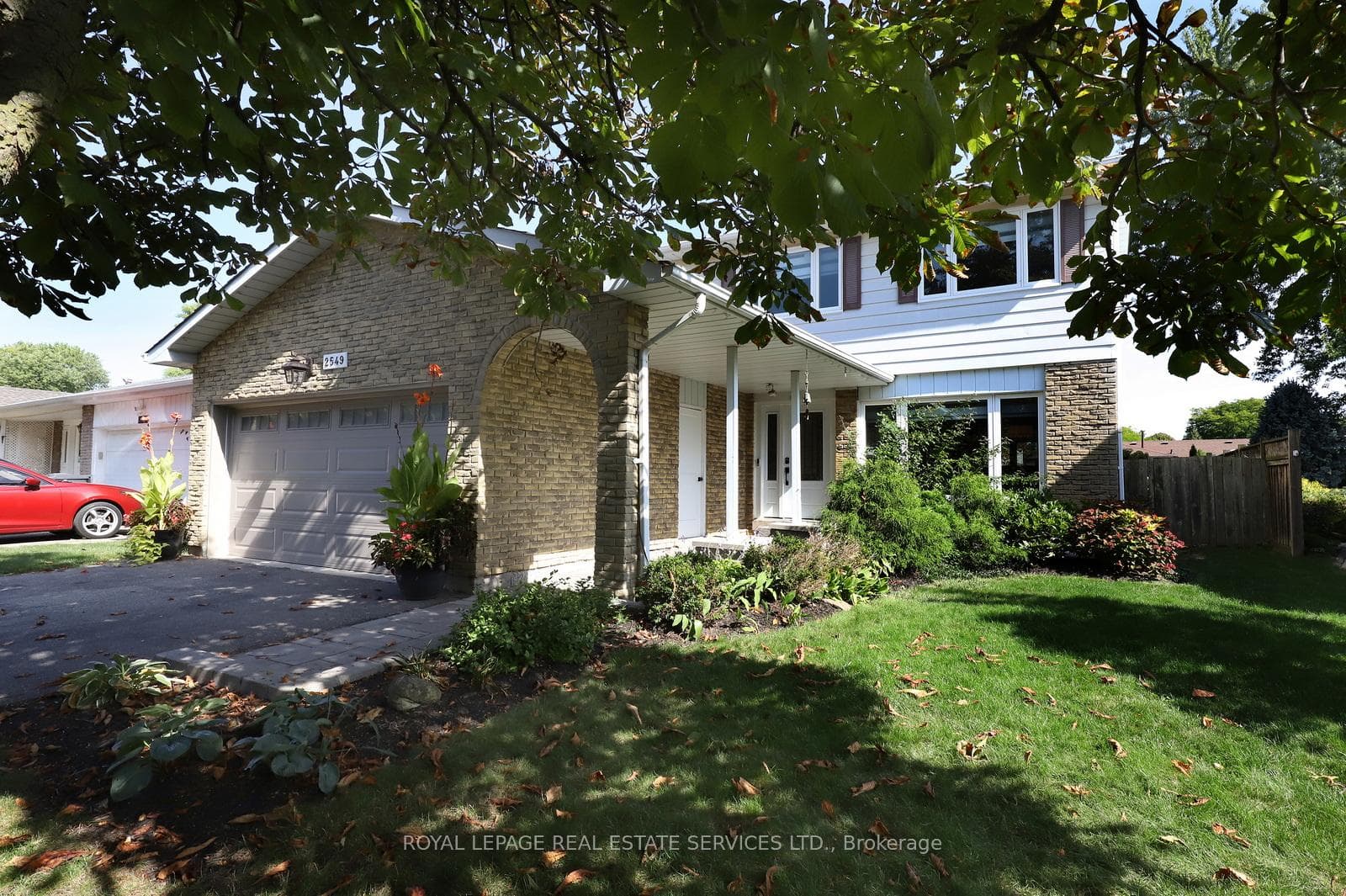 2549 Merrington Crescent photo 1