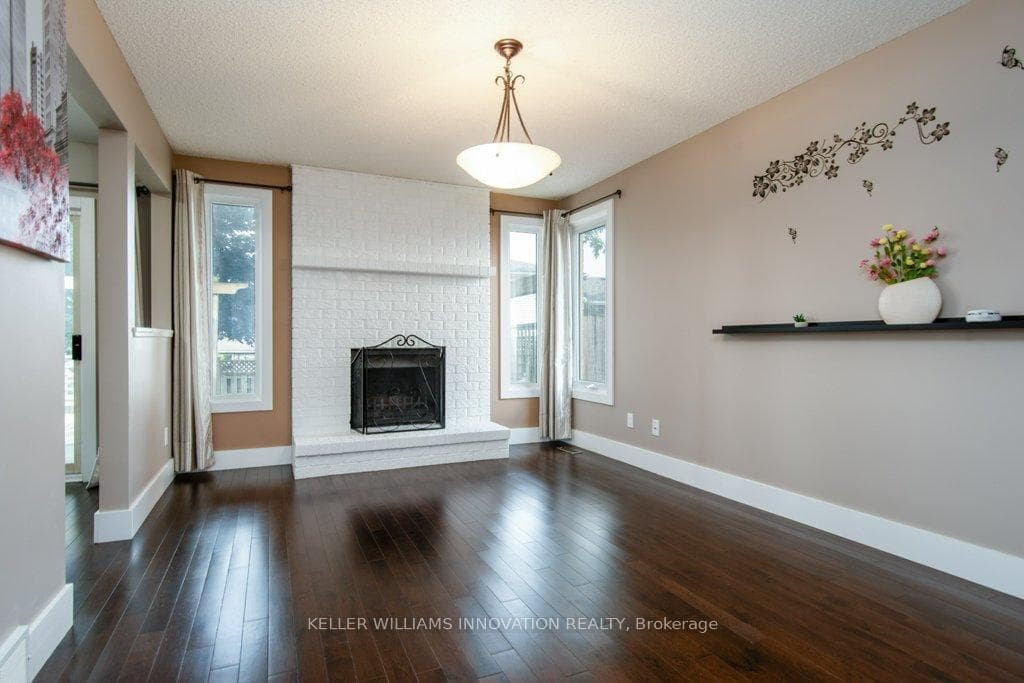 676 WESTHEIGHTS Drive photo 12