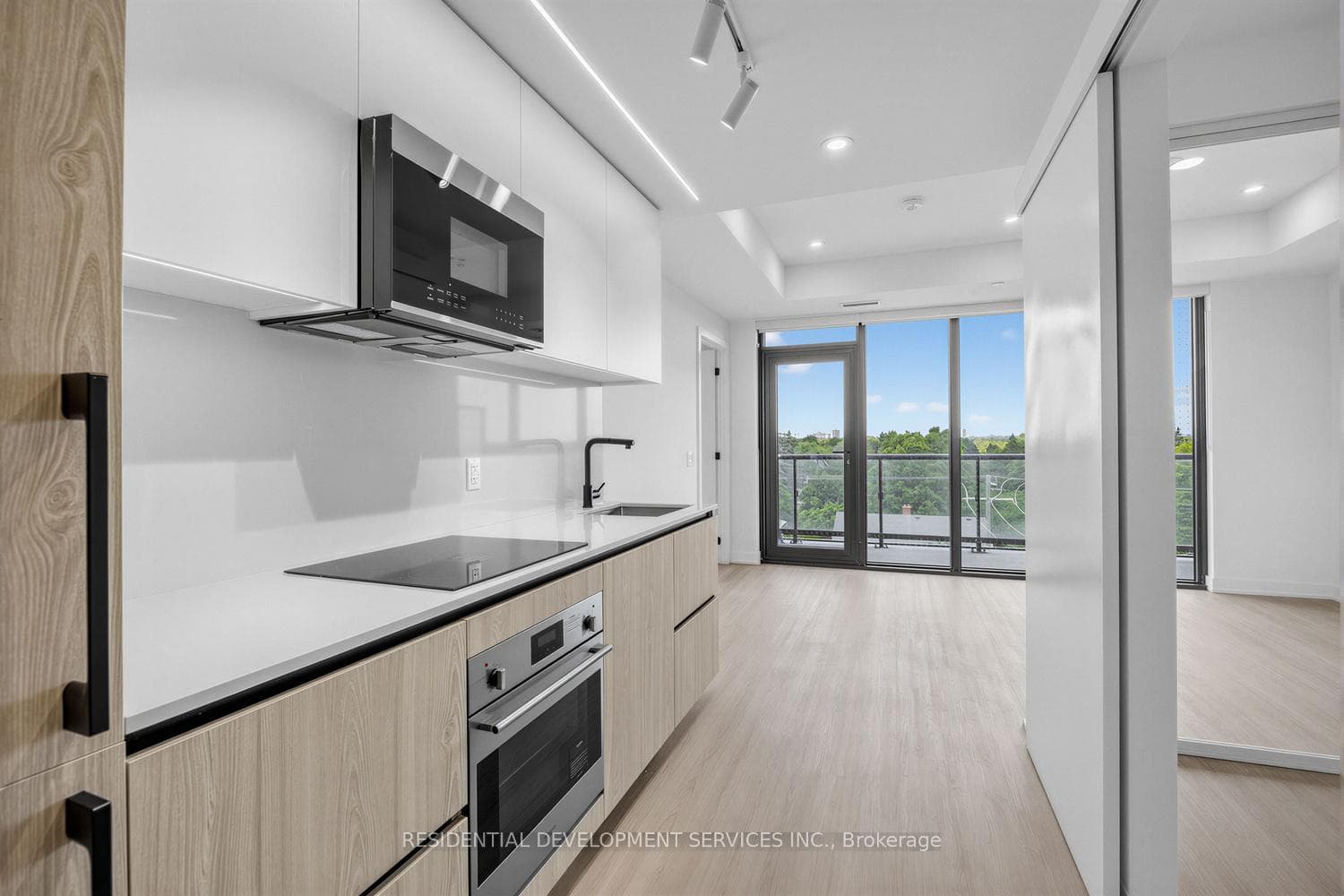 699 Sheppard Avenue Unit 619 photo 6