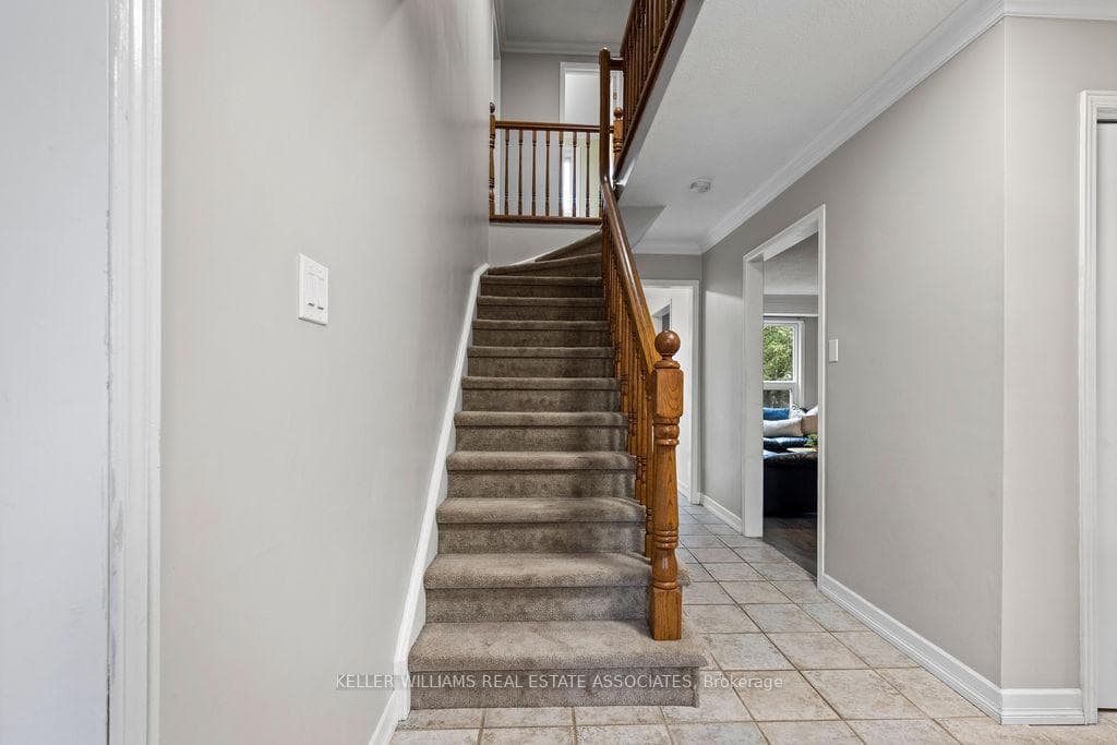 56 Harwood Road photo 12
