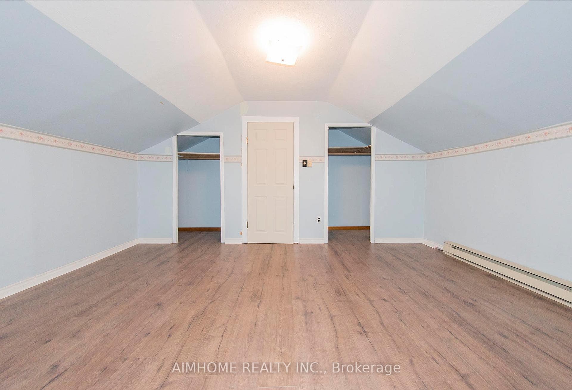 160 Ivon Avenue photo 13
