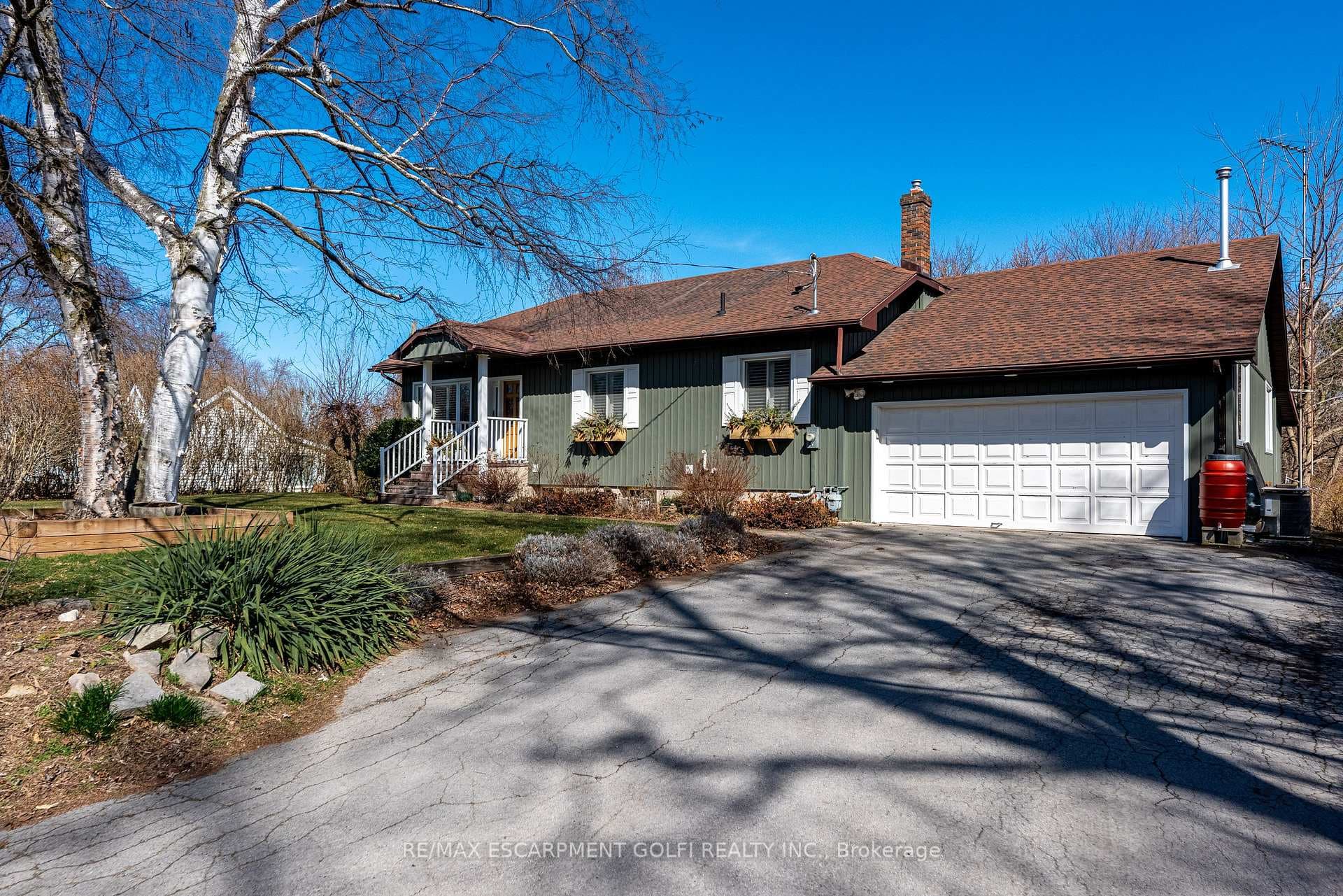 1411 McNab Road photo 1