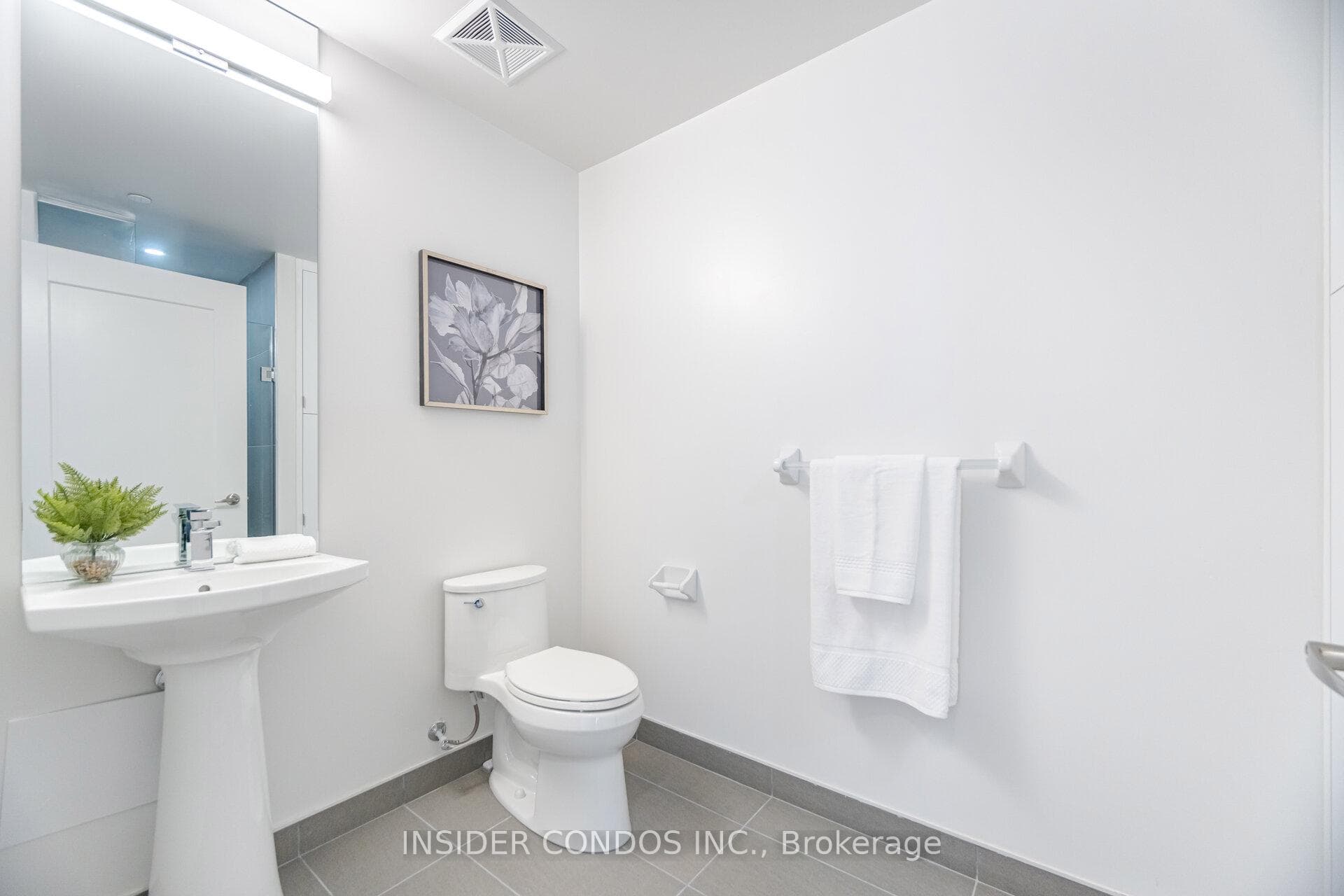 135 Lower Sherbourne Street Unit 432 photo 23