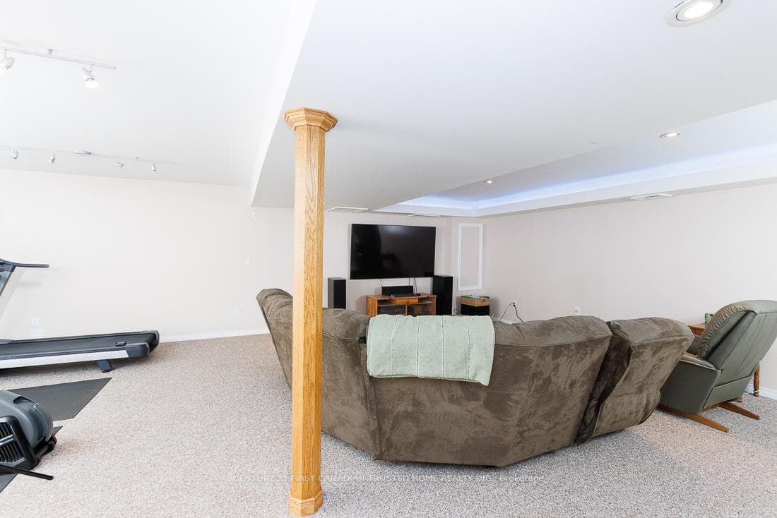 581 Harris Circle photo 31