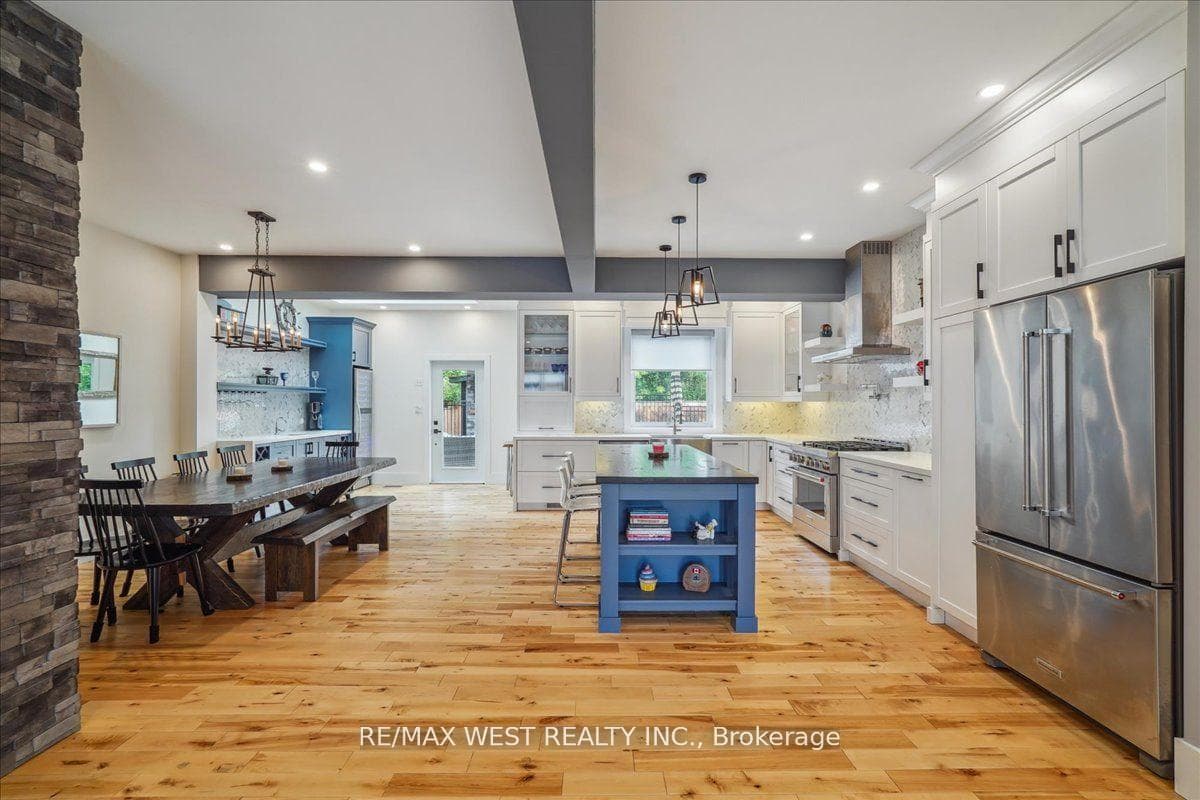 519 The Kingsway N/A photo 4
