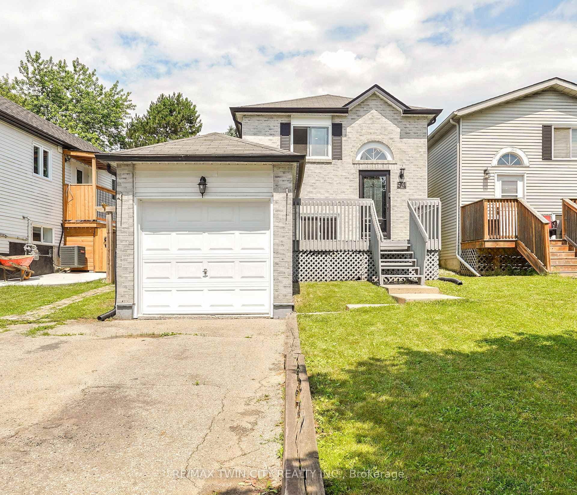 54 D'Aubigny Road photo 2
