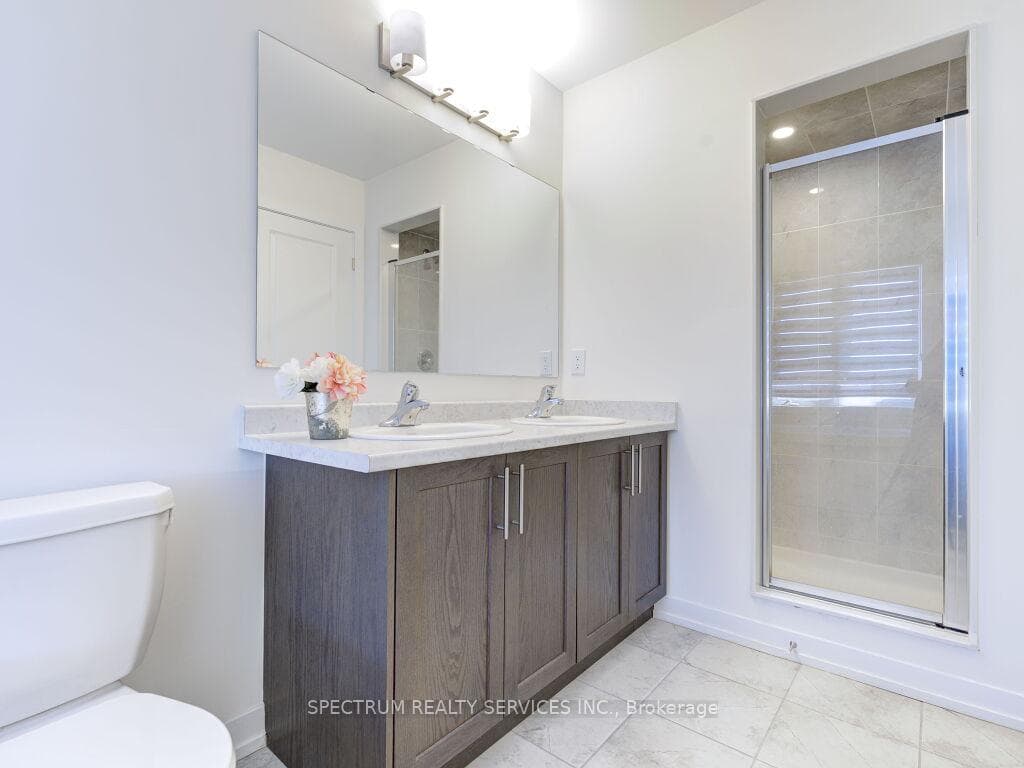 1556 Roseway Way photo 25